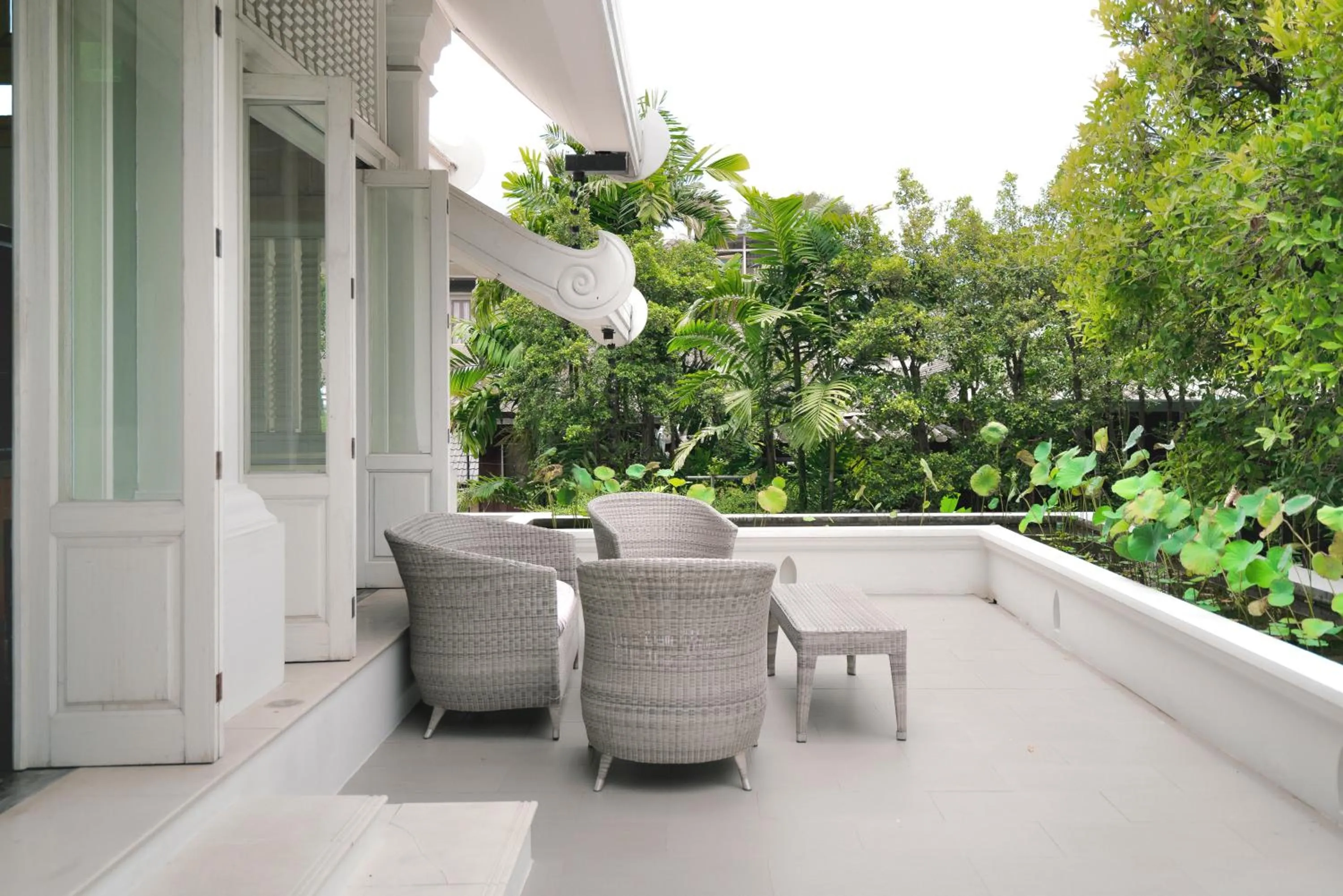 Library in Makka Hotel