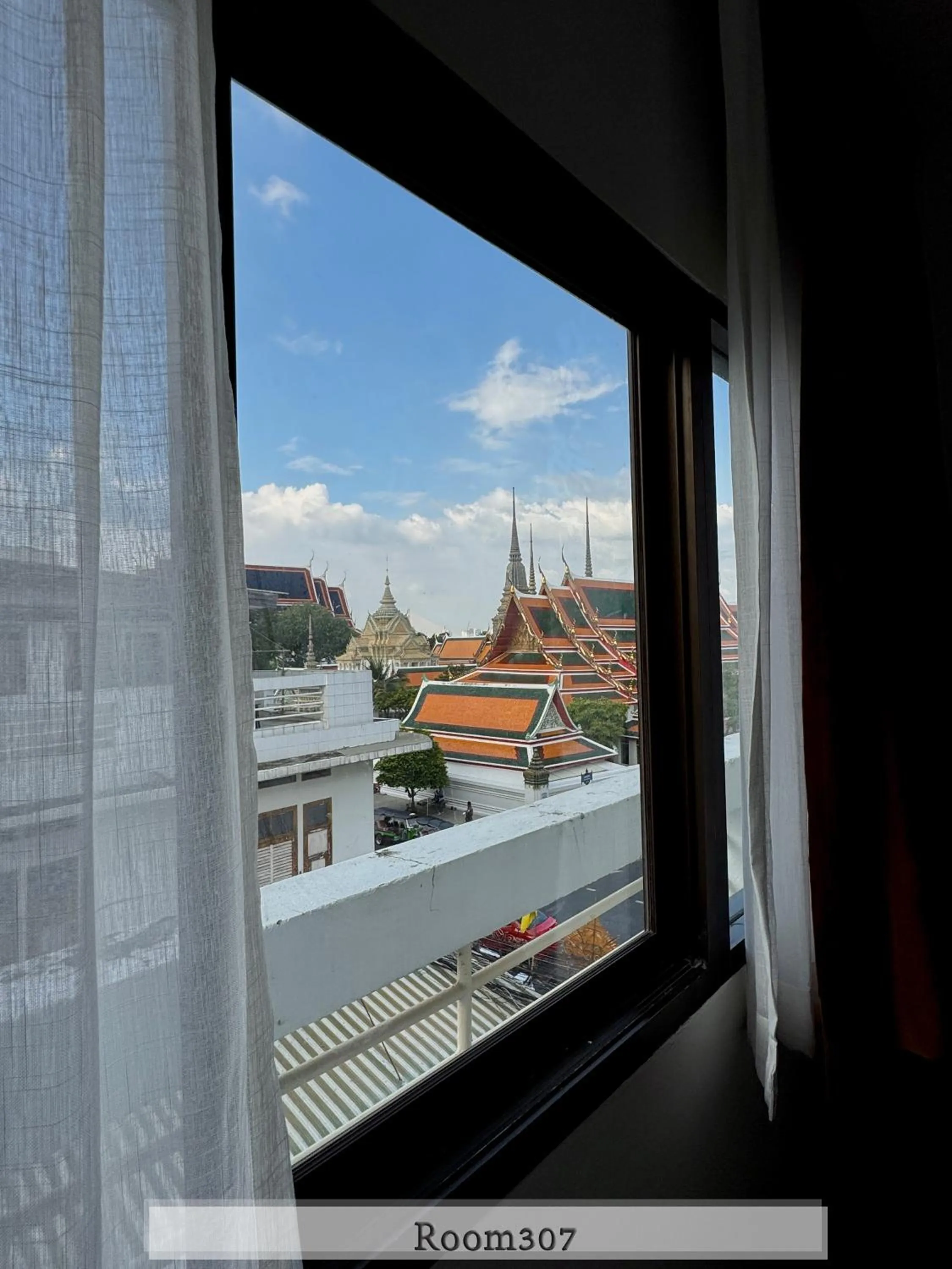 Day in Chetuphon Gate