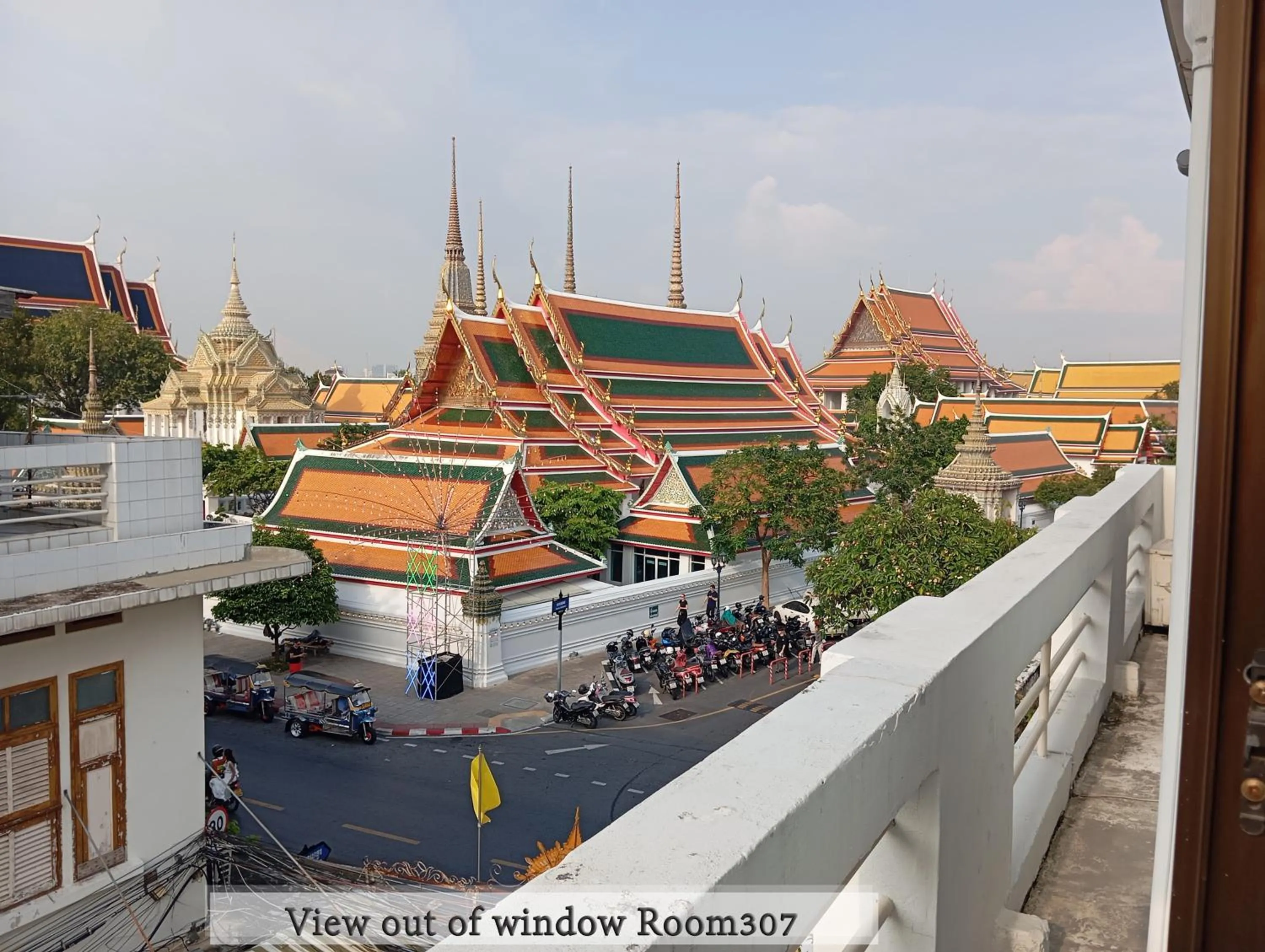 Nearby landmark in Chetuphon Gate