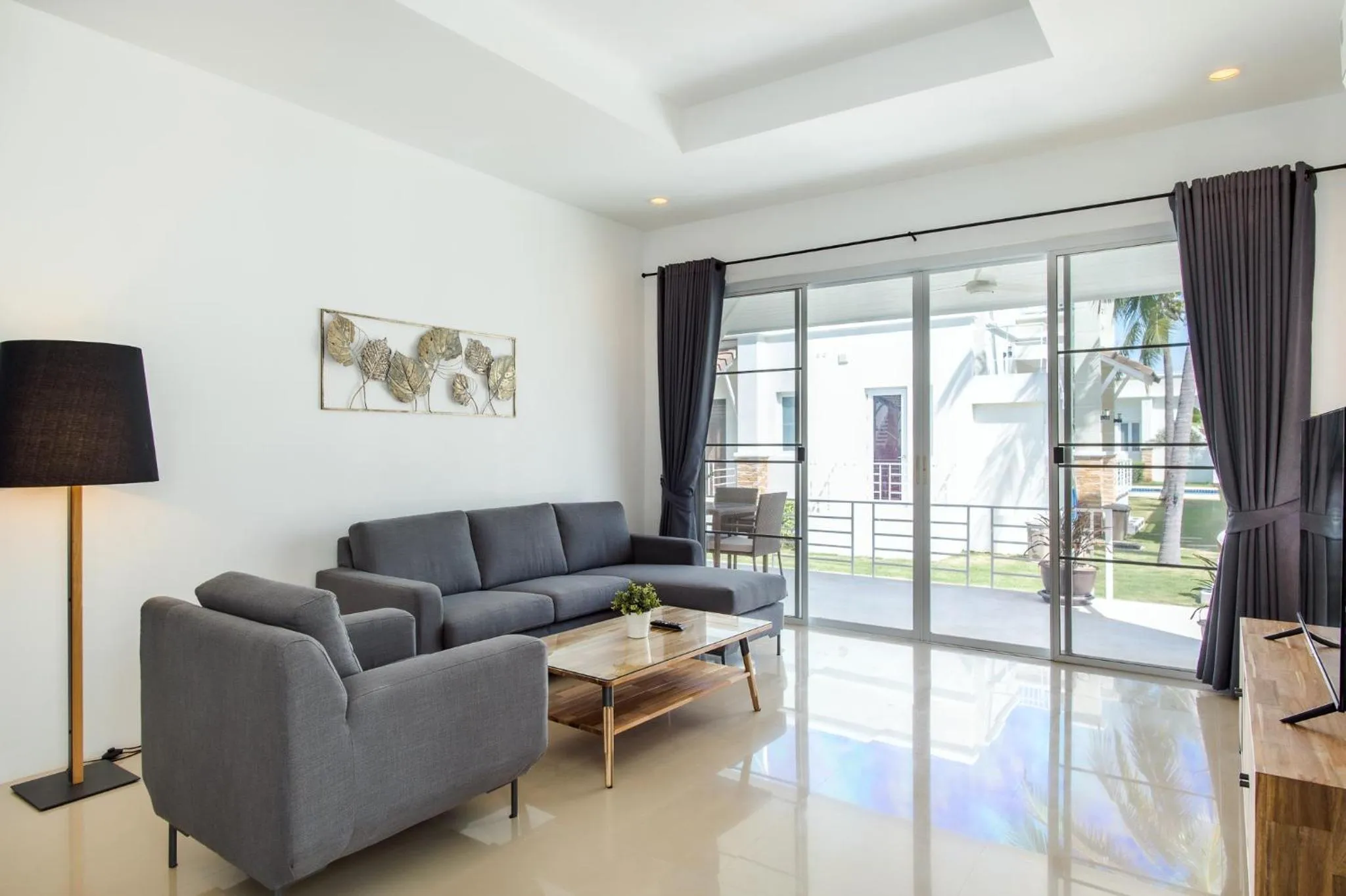 Living room in Oriental Beach Pearl Resort