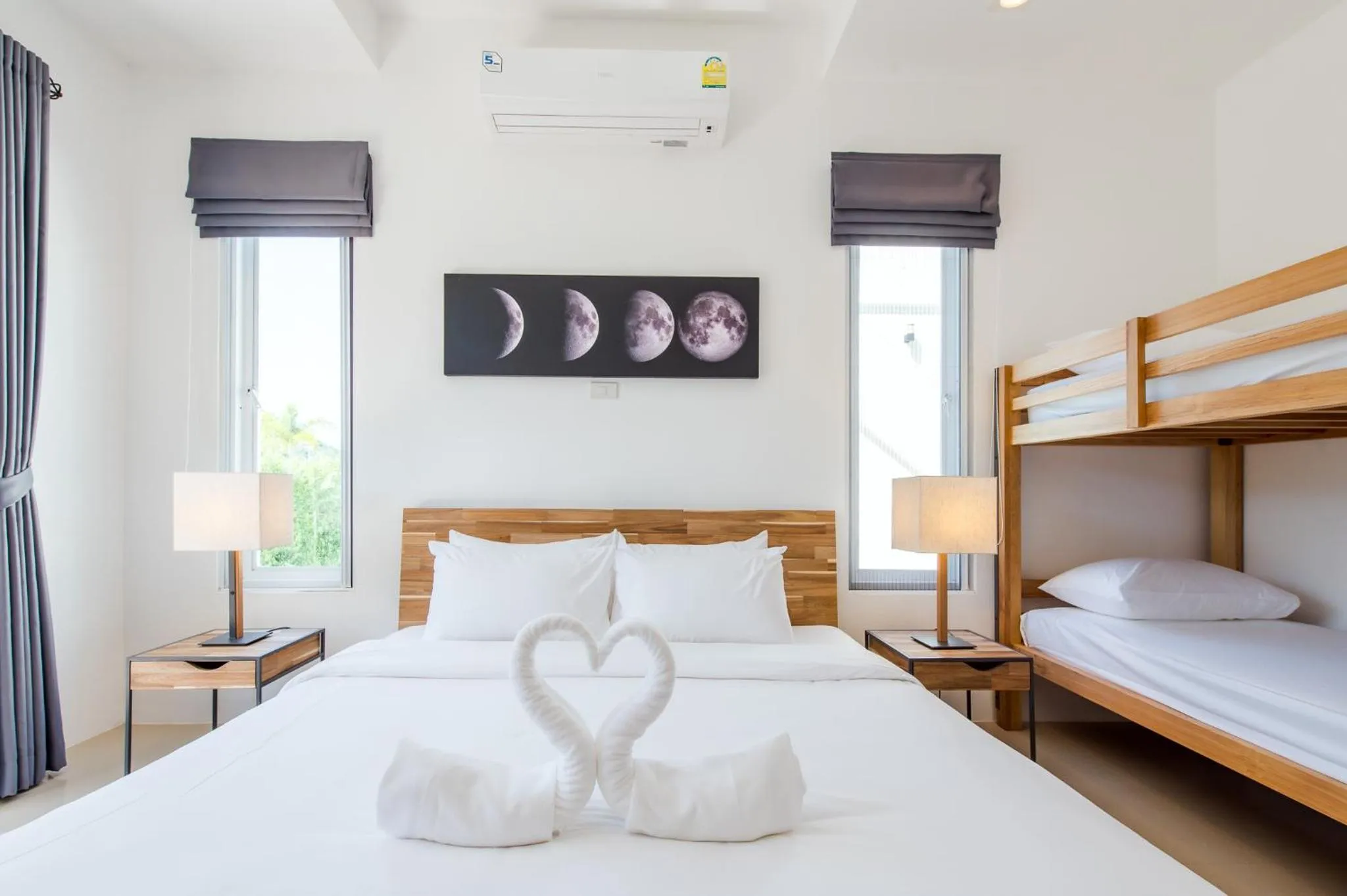 Bed in Oriental Beach Pearl Resort