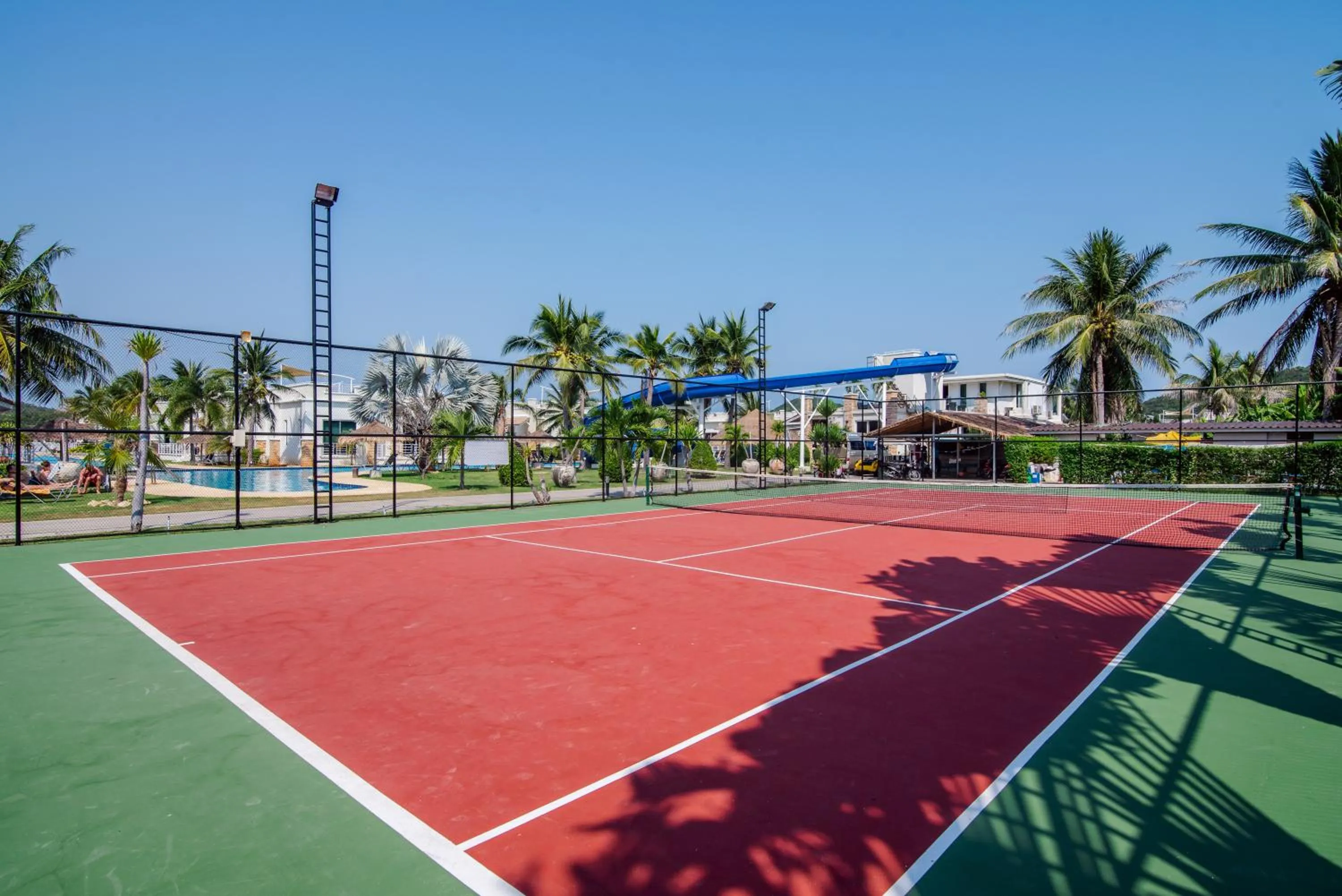 Tennis court in Oriental Beach Pearl Resort