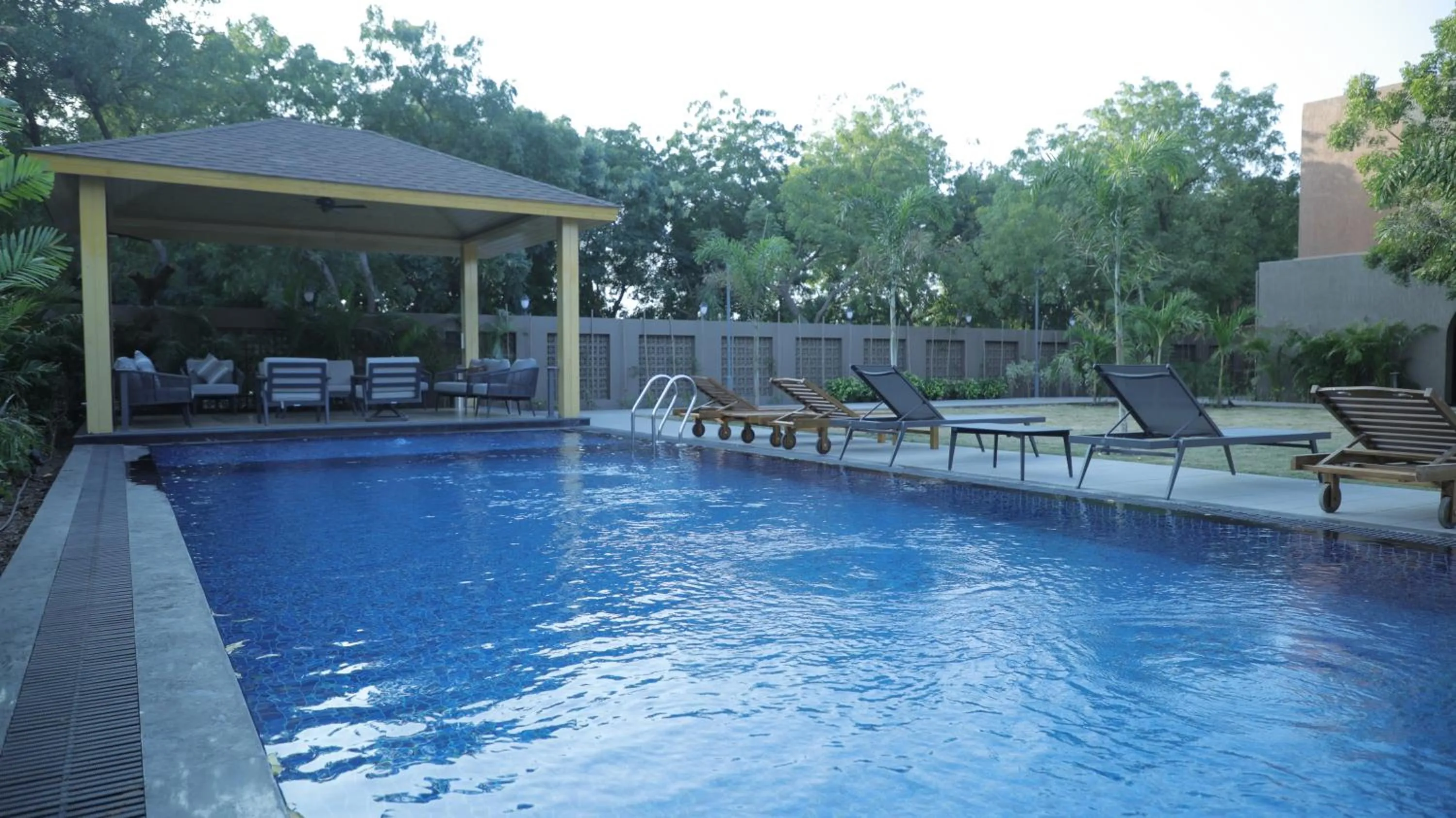Swimming pool in Radisson Resort & Spa Kandla