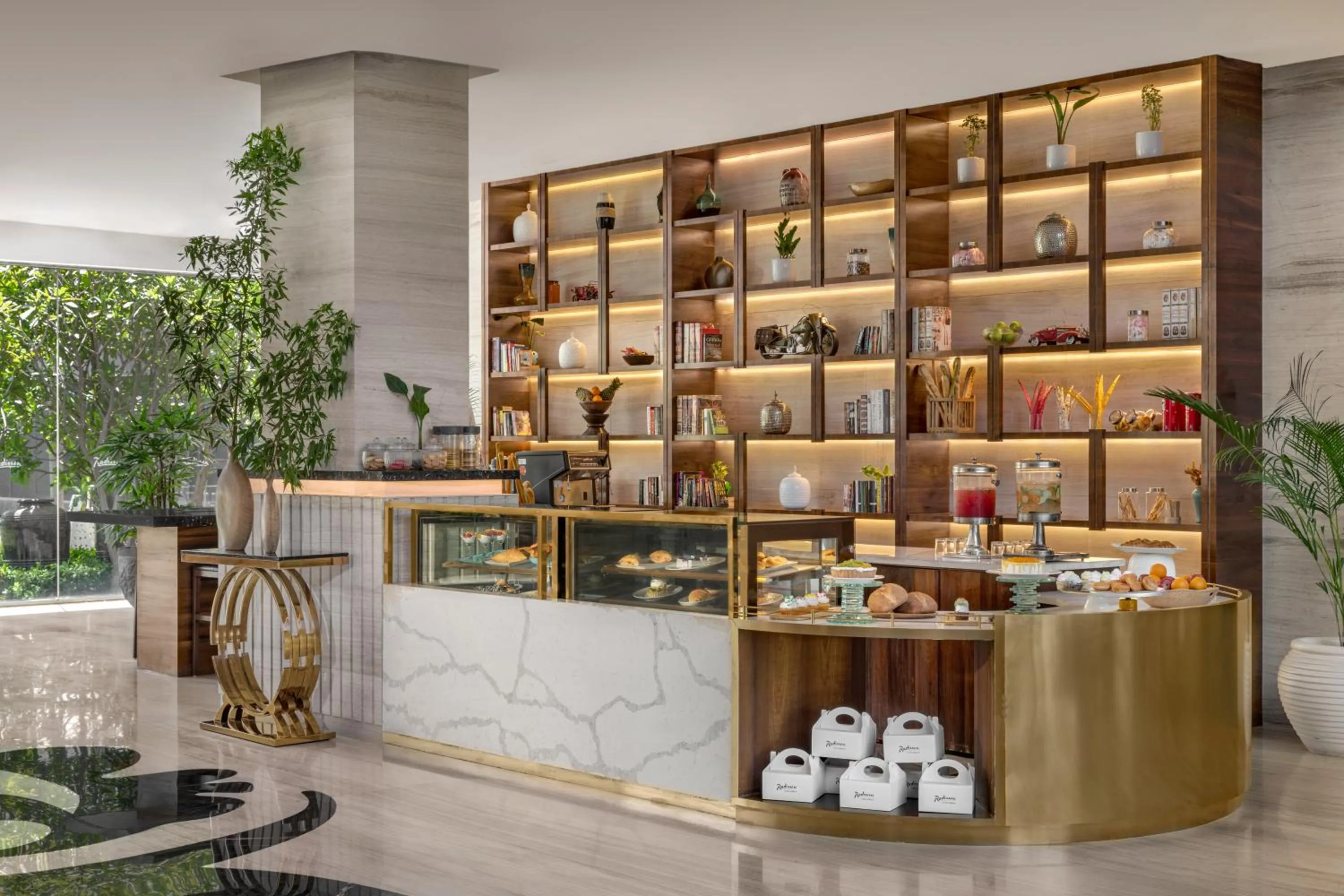 Restaurant/places to eat in Radisson Resort & Spa Kandla