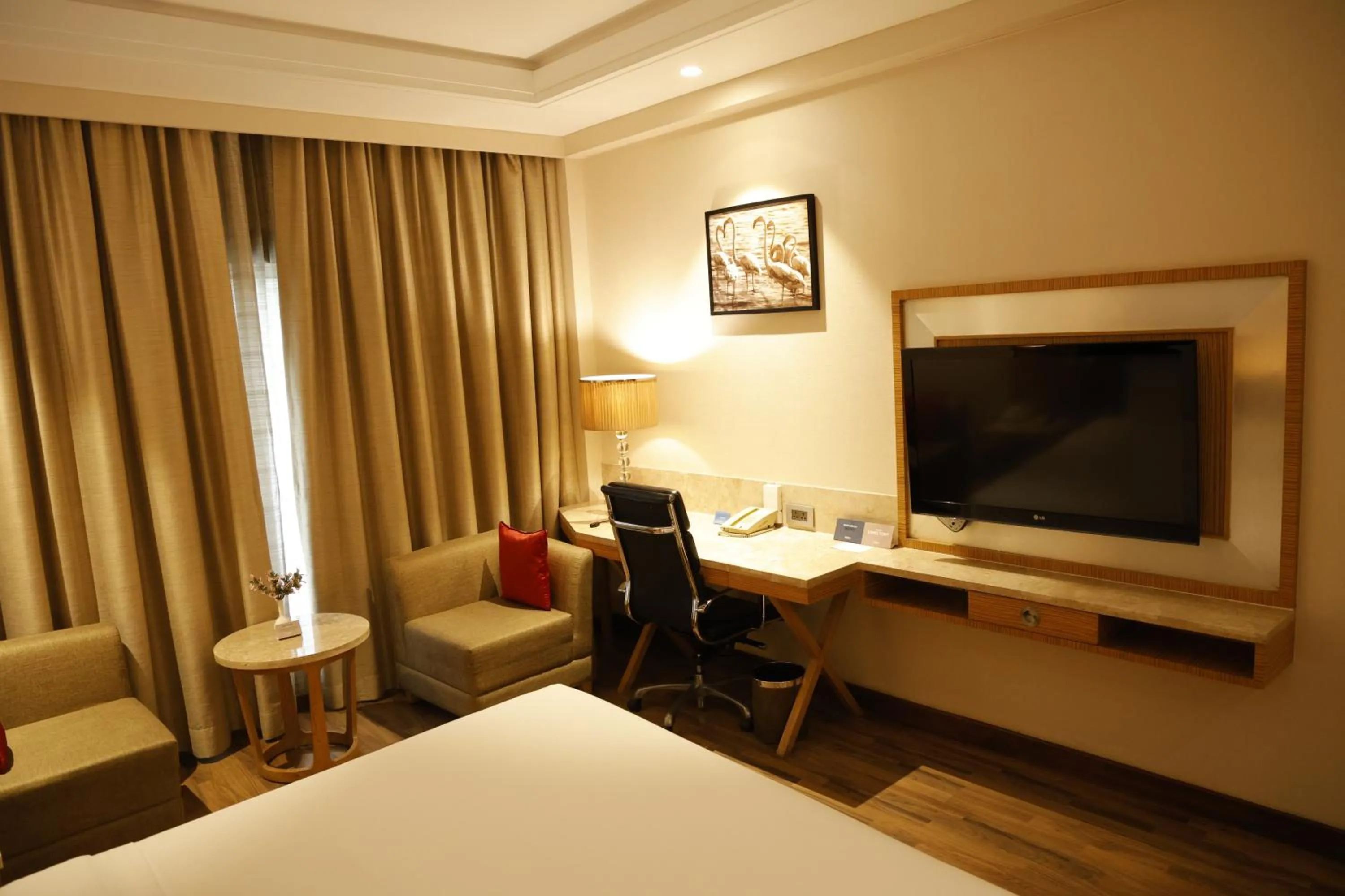 Bed in Radisson Resort & Spa Kandla