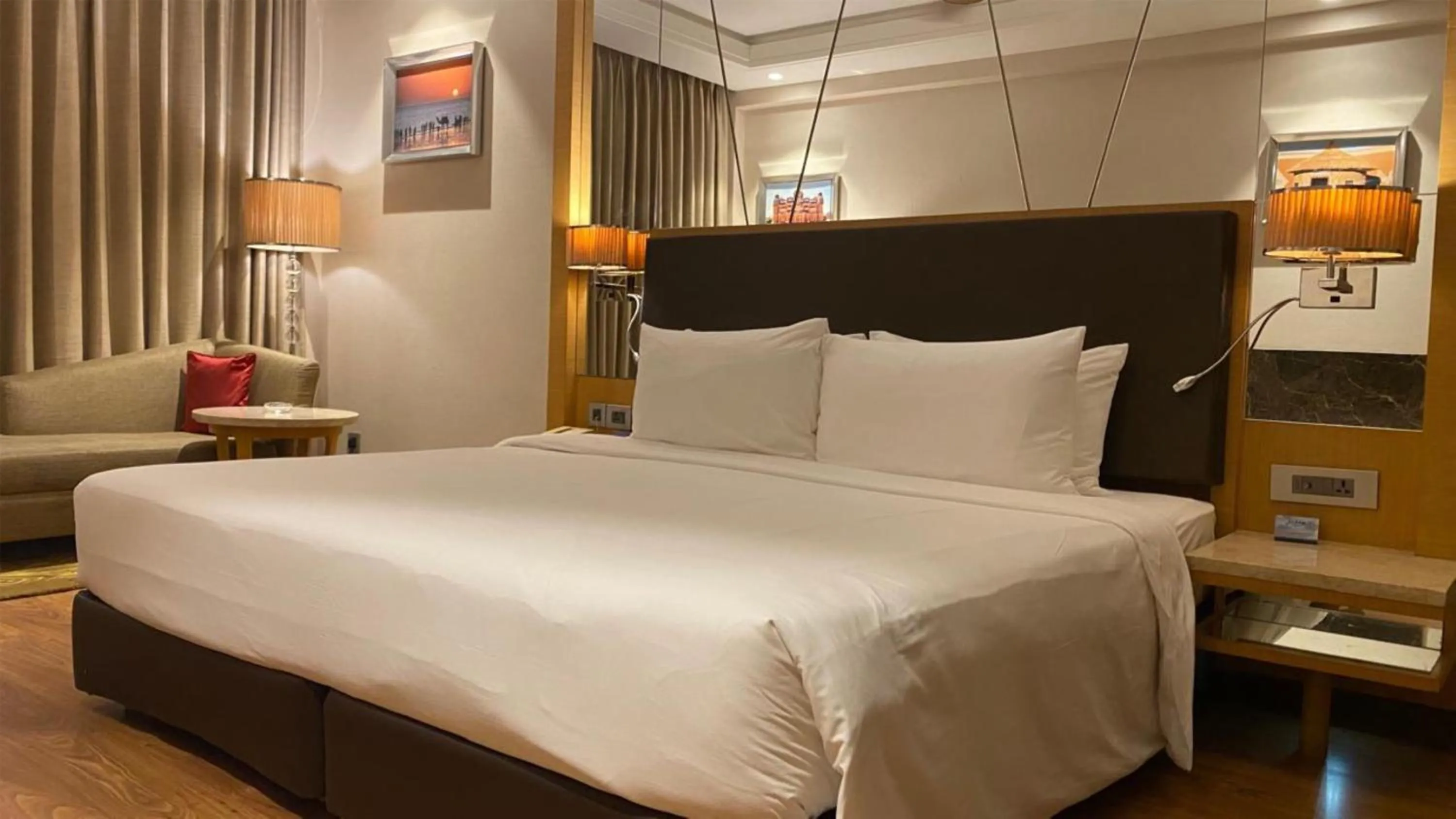 Bedroom, Bed in Radisson Resort & Spa Kandla