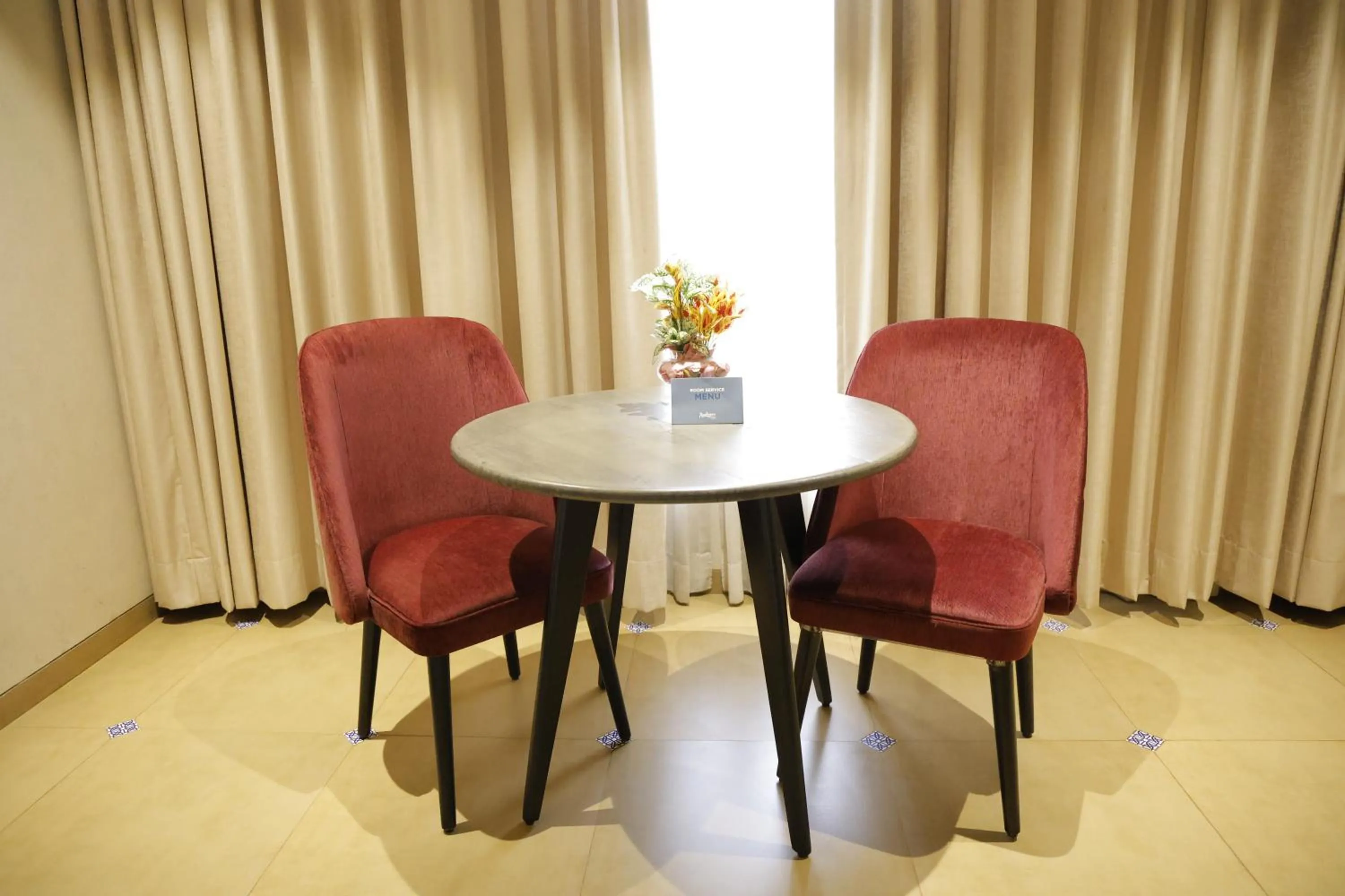 Living room in Radisson Resort & Spa Kandla