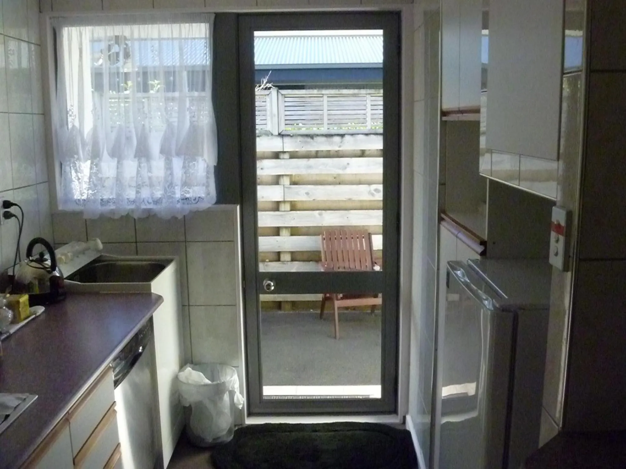 Kitchen or kitchenette in At Parkland Place B&B