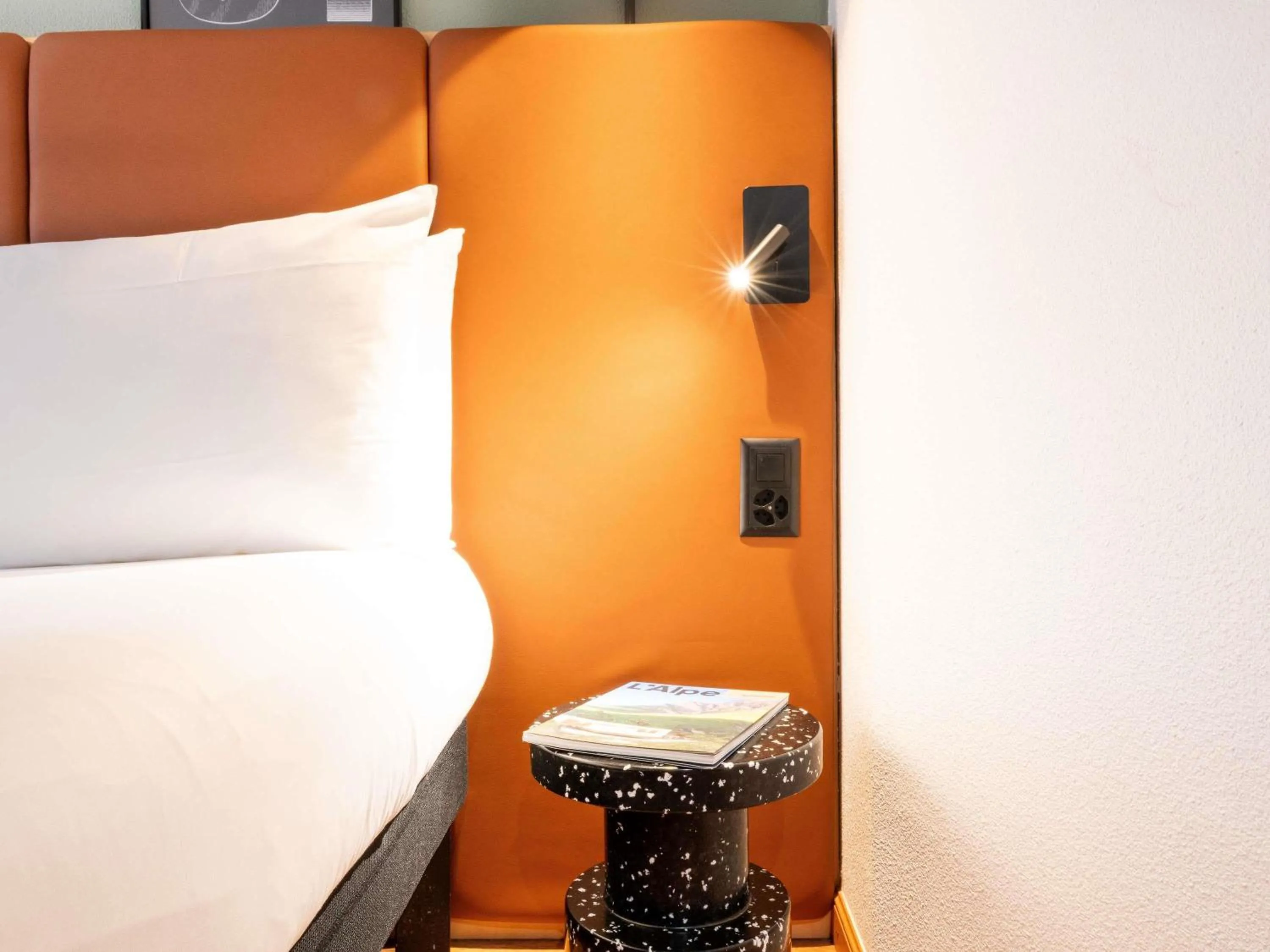 Bedroom, Bed in ibis Genève Centre Nations