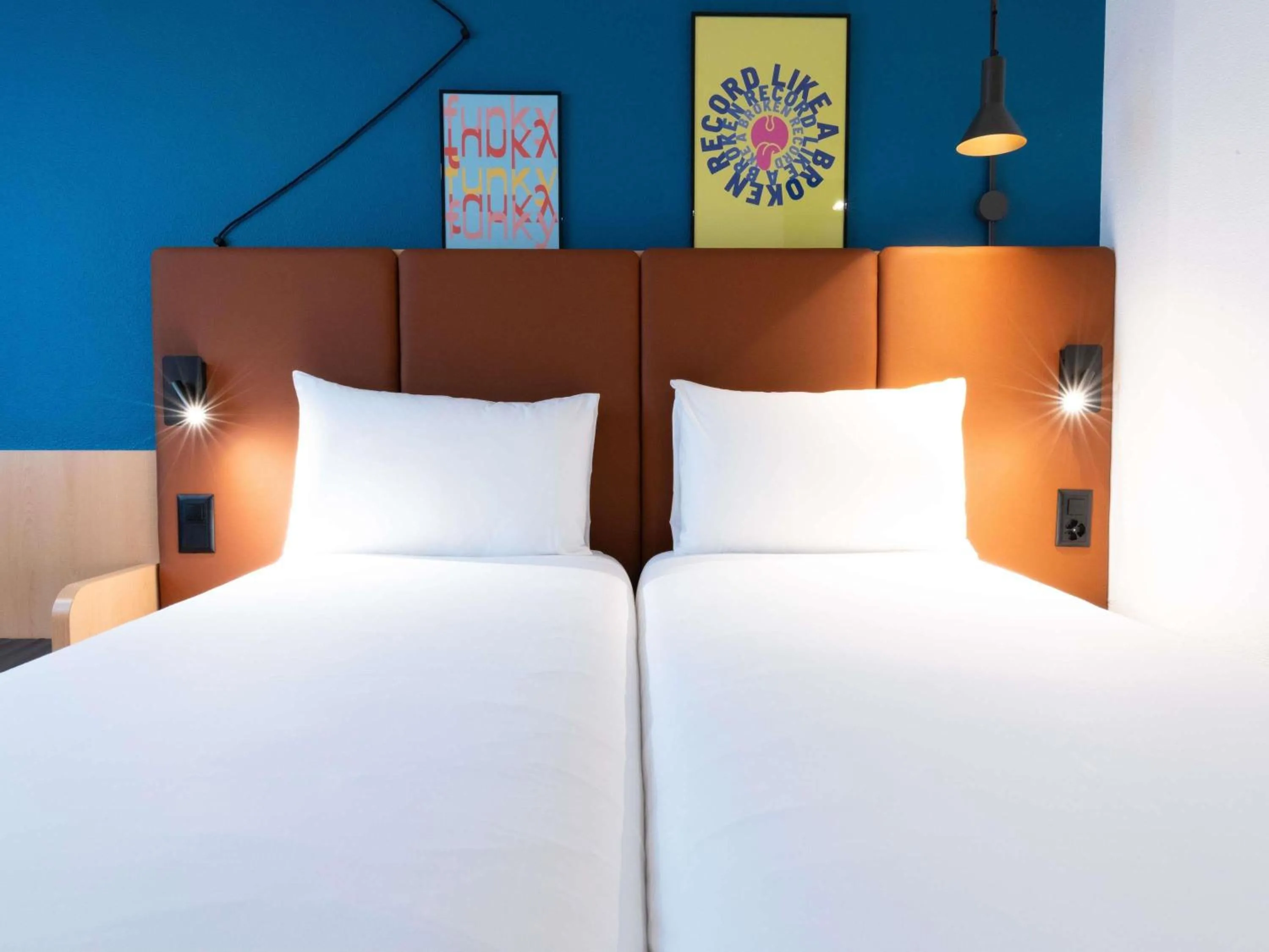 Bedroom, Bed in ibis Genève Centre Nations