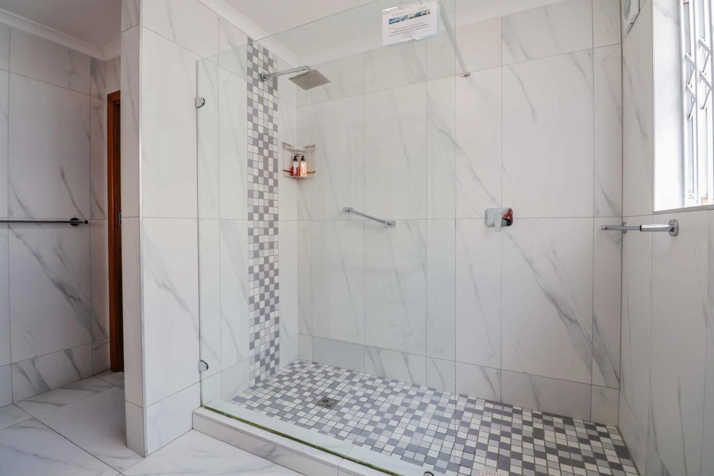 Shower in Belle Vue Ridge BnB,