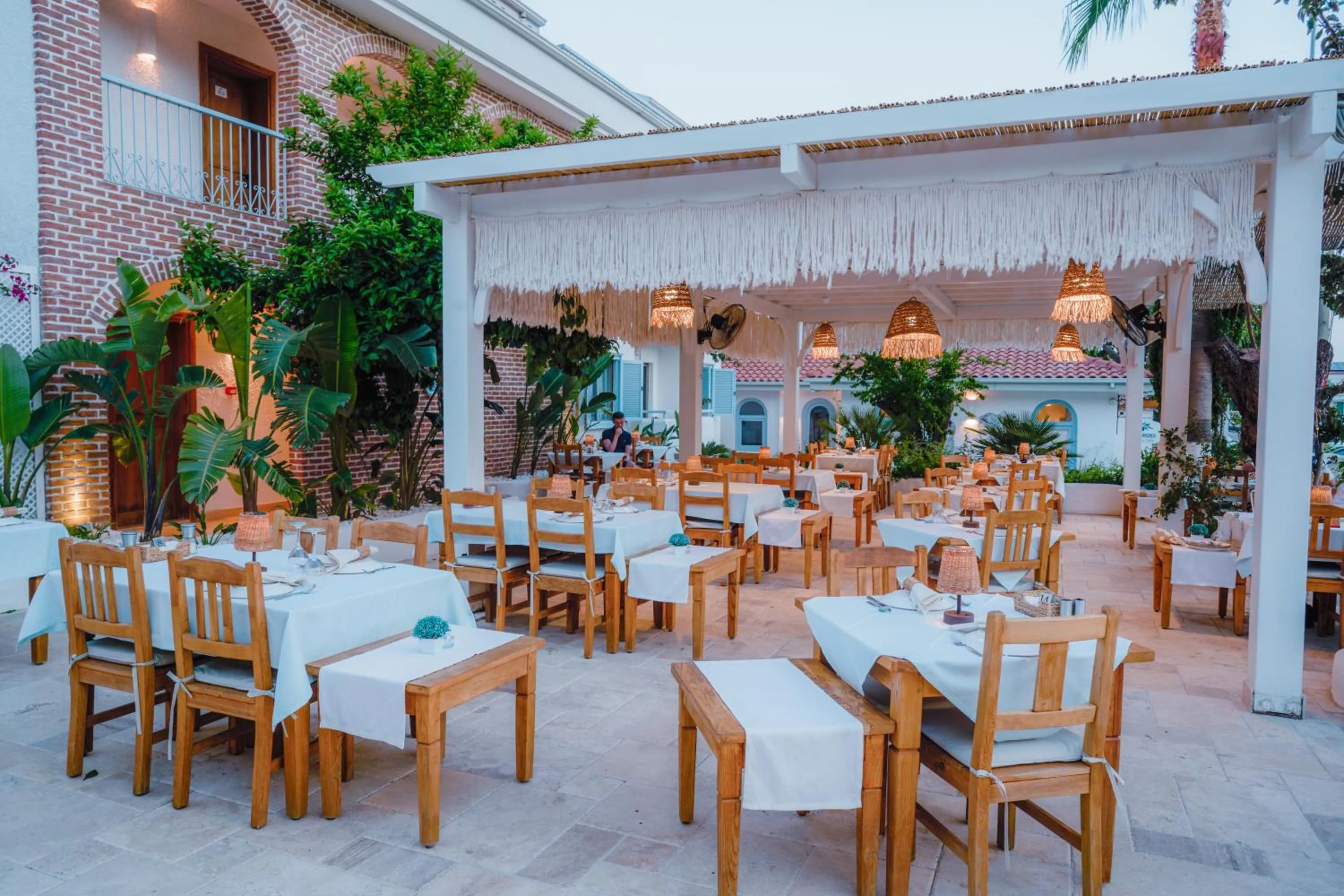 Restaurant/places to eat in Kassandra Boutique Hotel