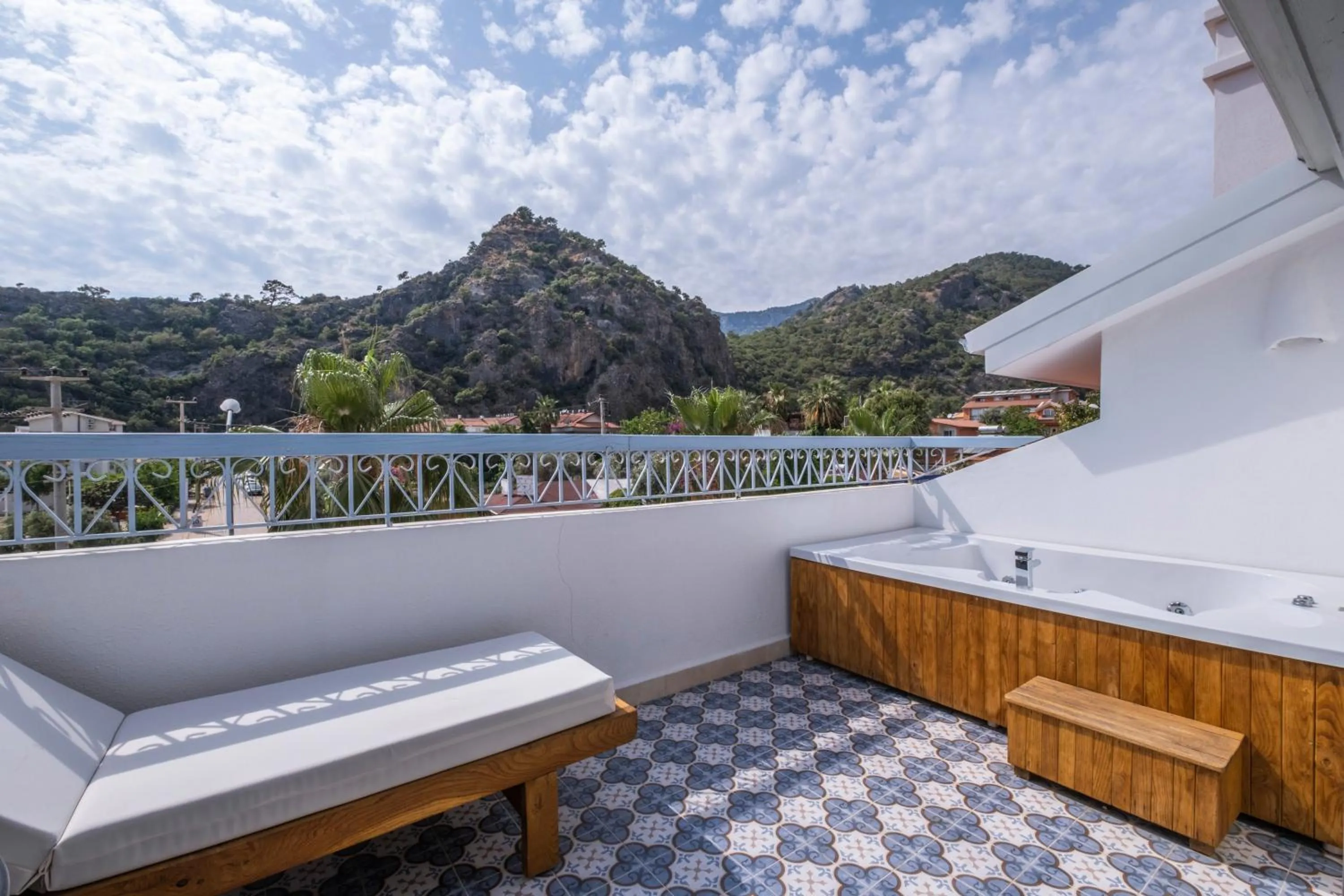 Hot Tub in Kassandra Oludeniz