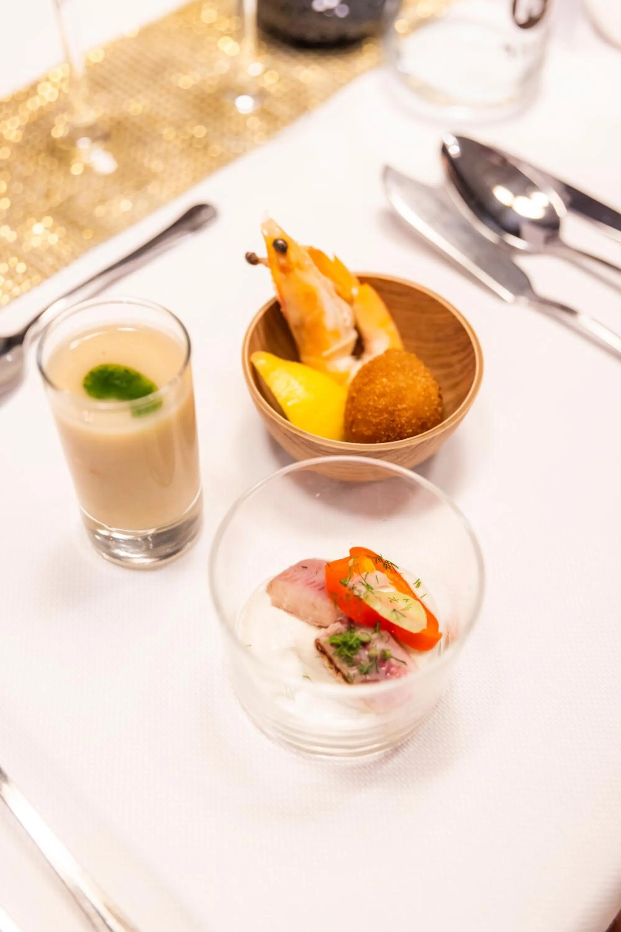 Restaurant/places to eat in Hotel Donny