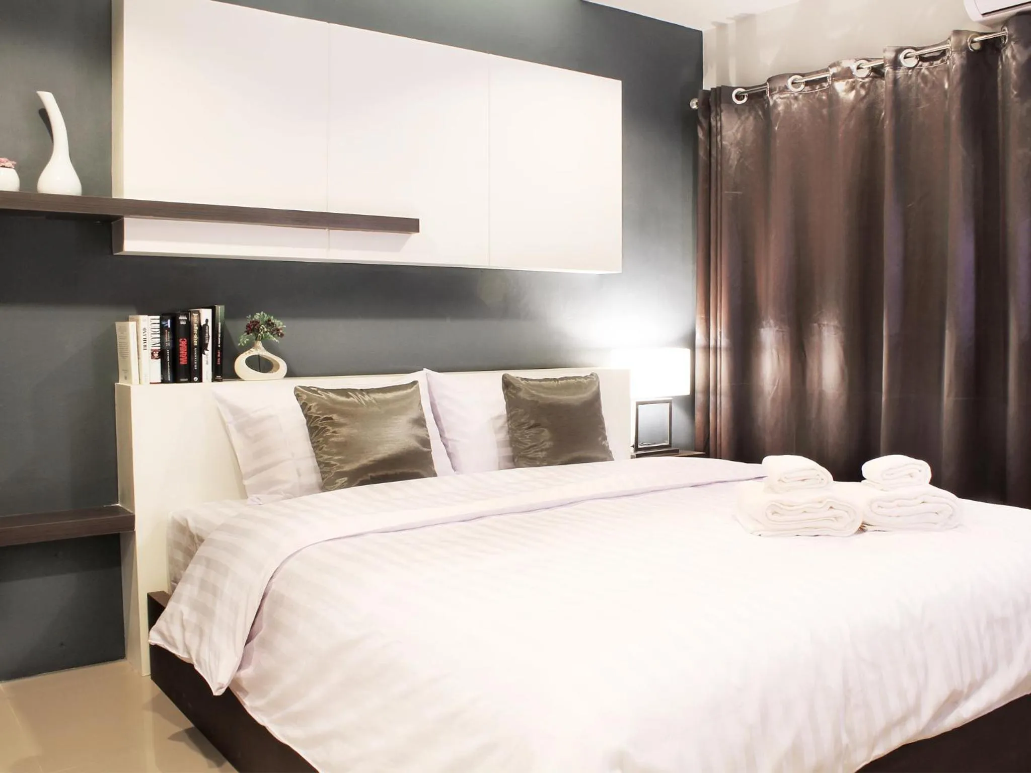 Bedroom in The Artist House