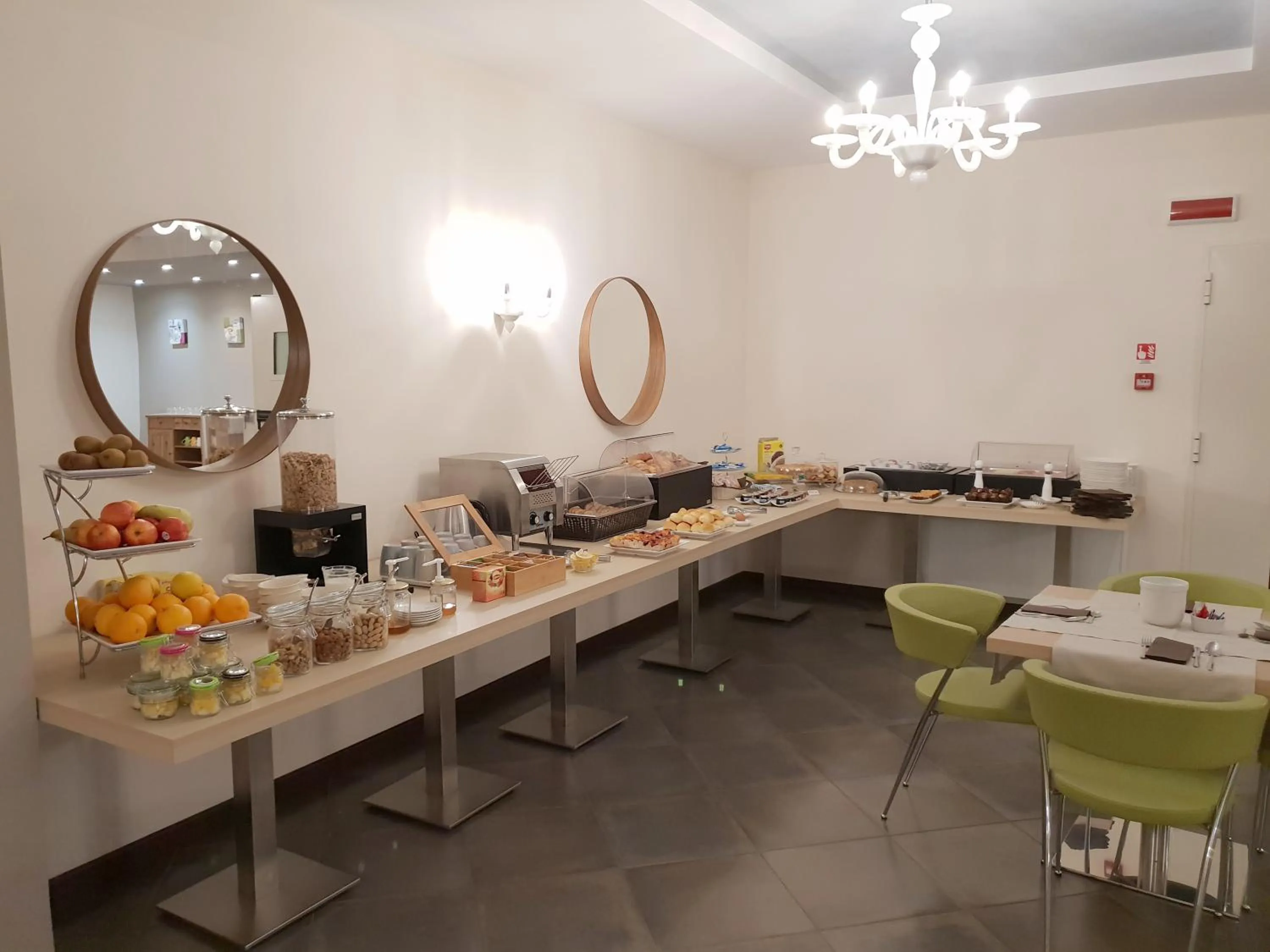 Restaurant/places to eat in Il Castagneto Hotel