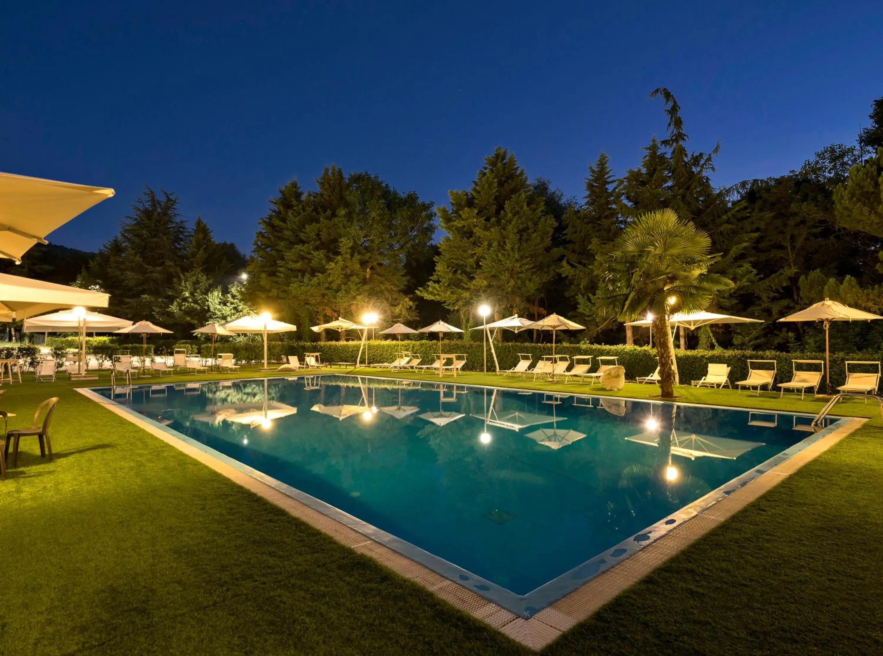 Pool view in Il Castagneto Hotel