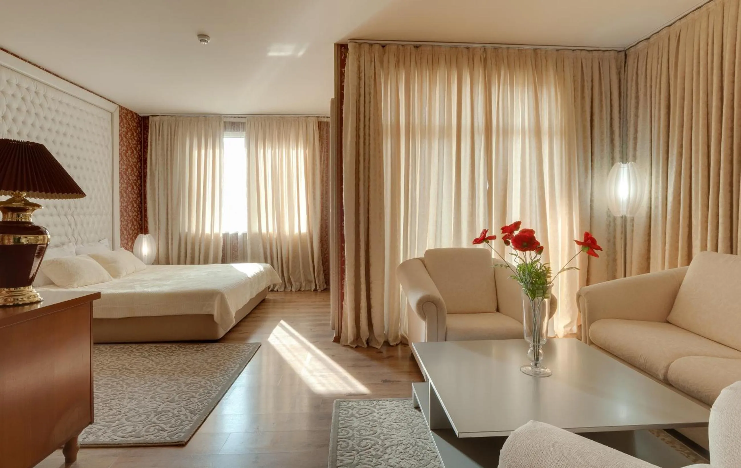 Photo of the whole room in Hotel BATS