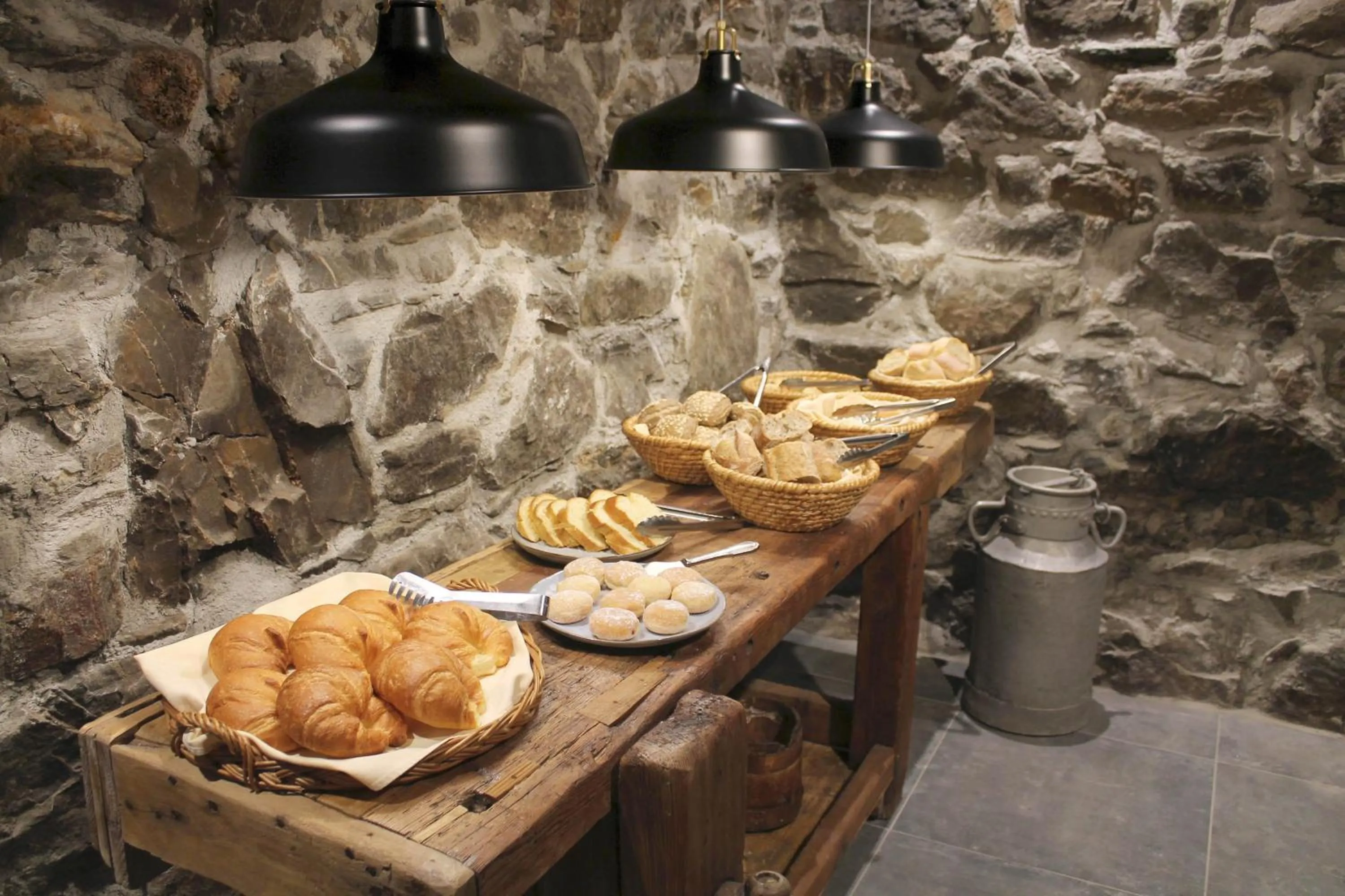 Buffet breakfast in Hôtel du Crêt Rond