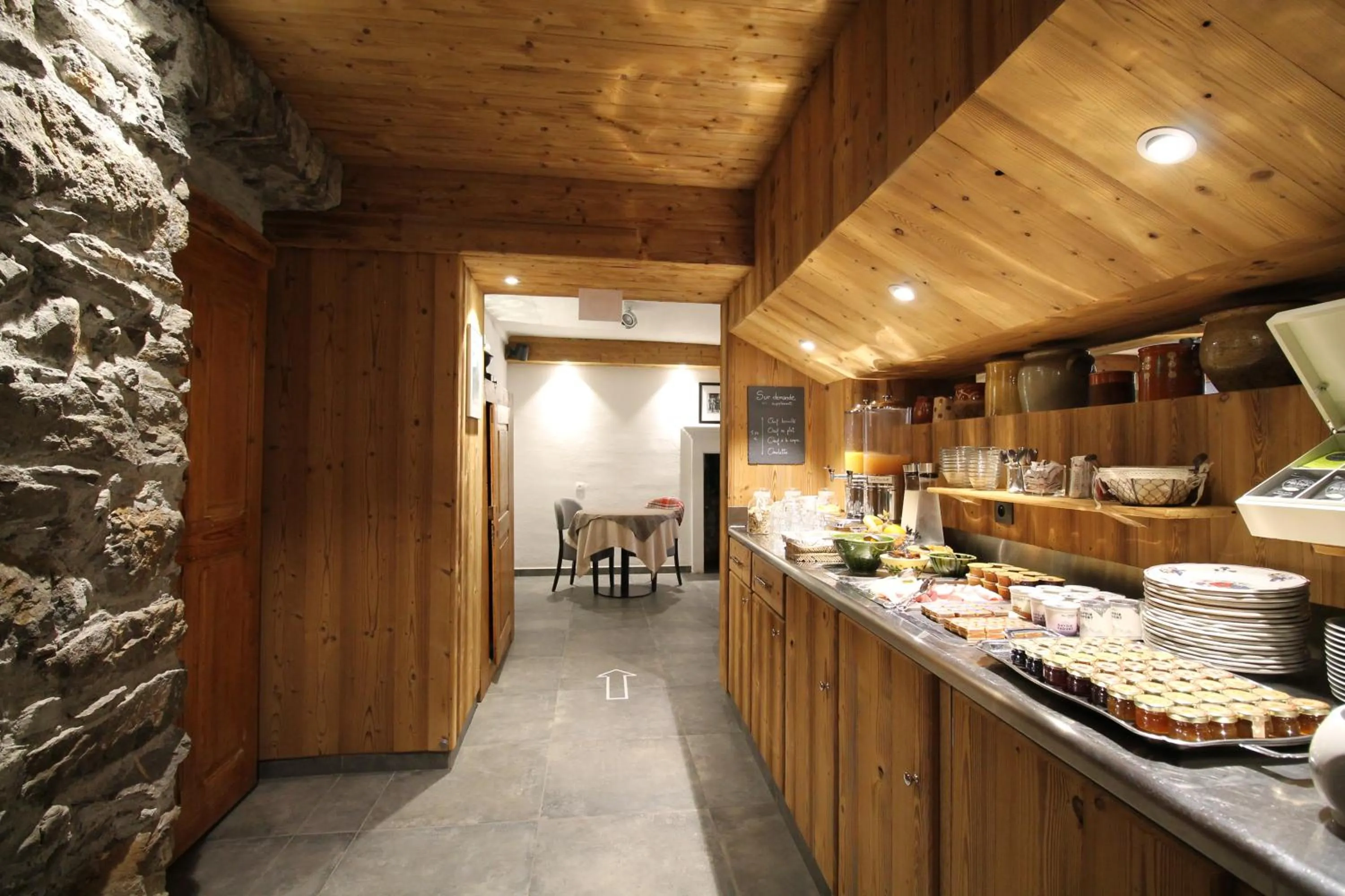 Breakfast in Hôtel du Crêt Rond