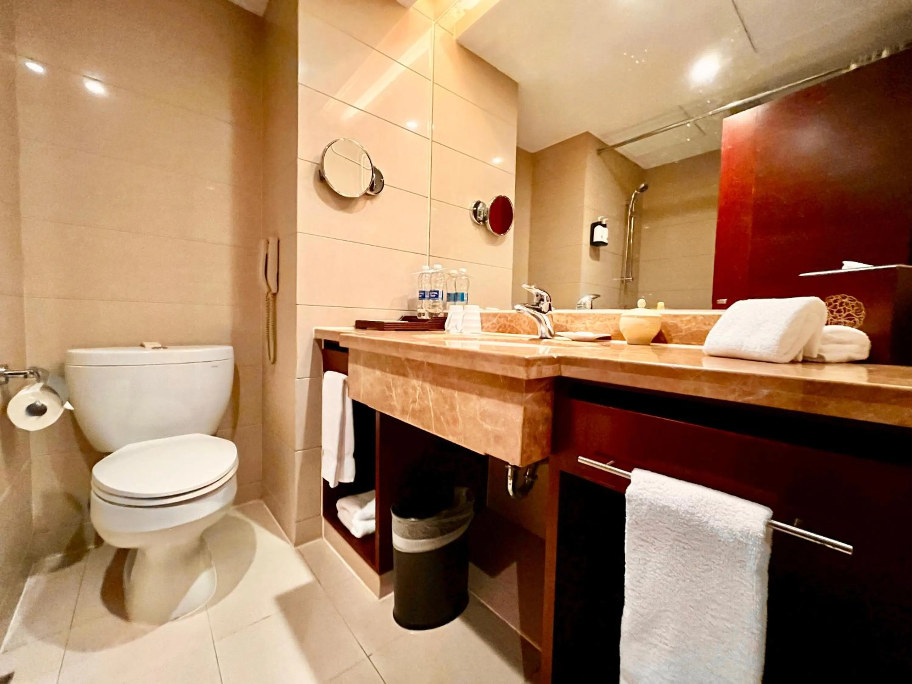 Toilet in Ningbo Portman Plaza Hotel