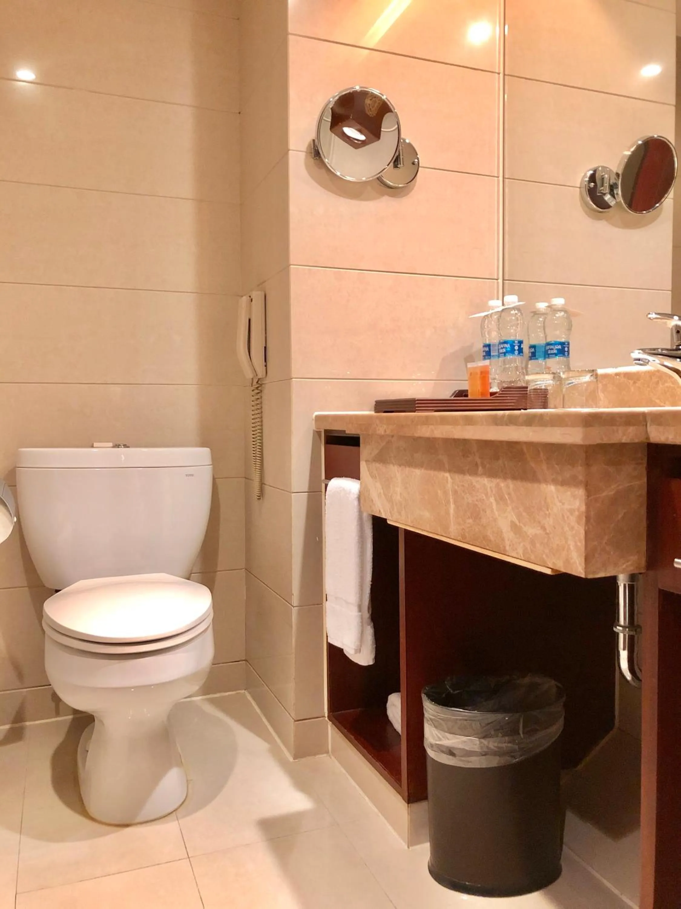 Shower in Ningbo Portman Plaza Hotel