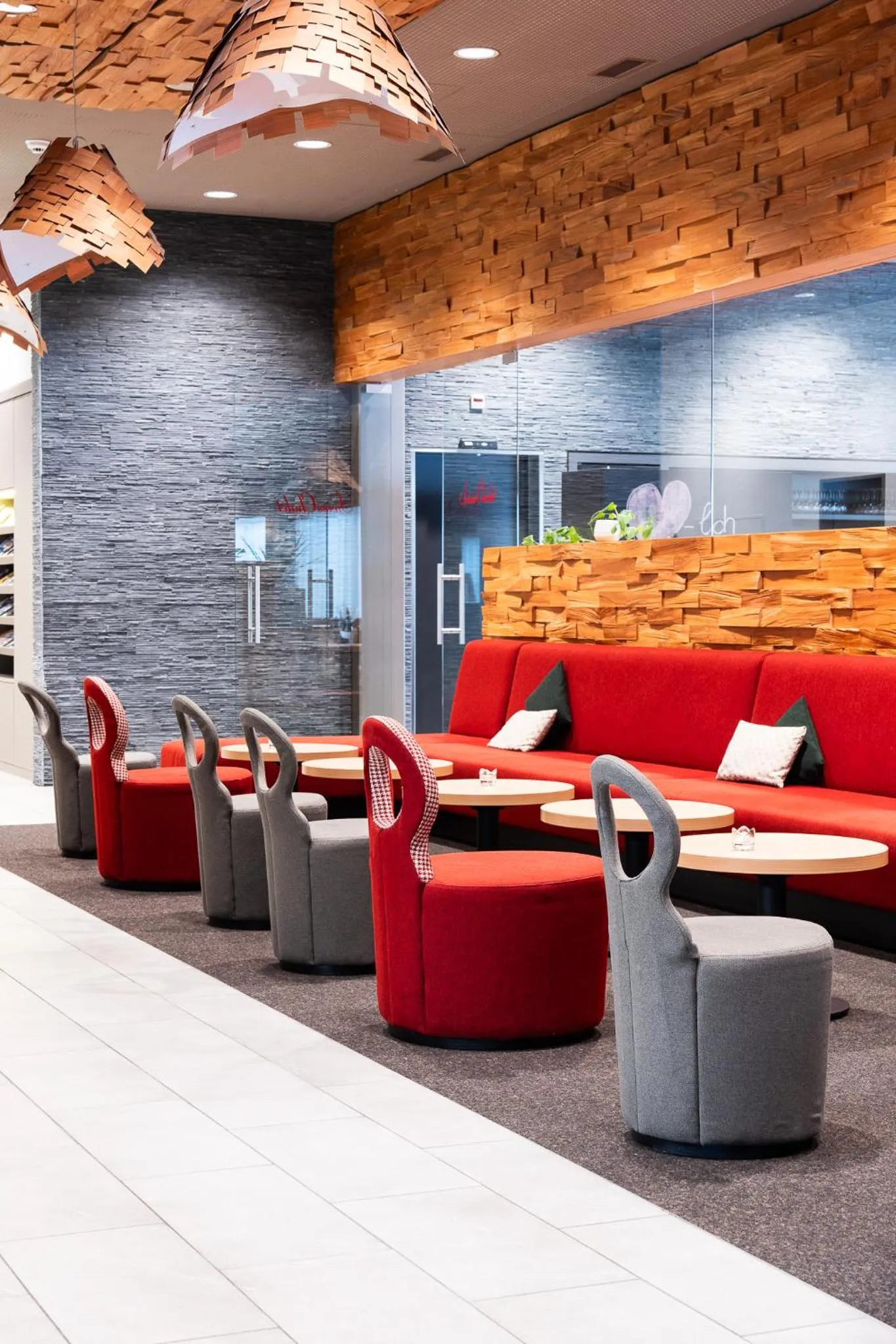 Lobby or reception in SwissEver Hotel Zug