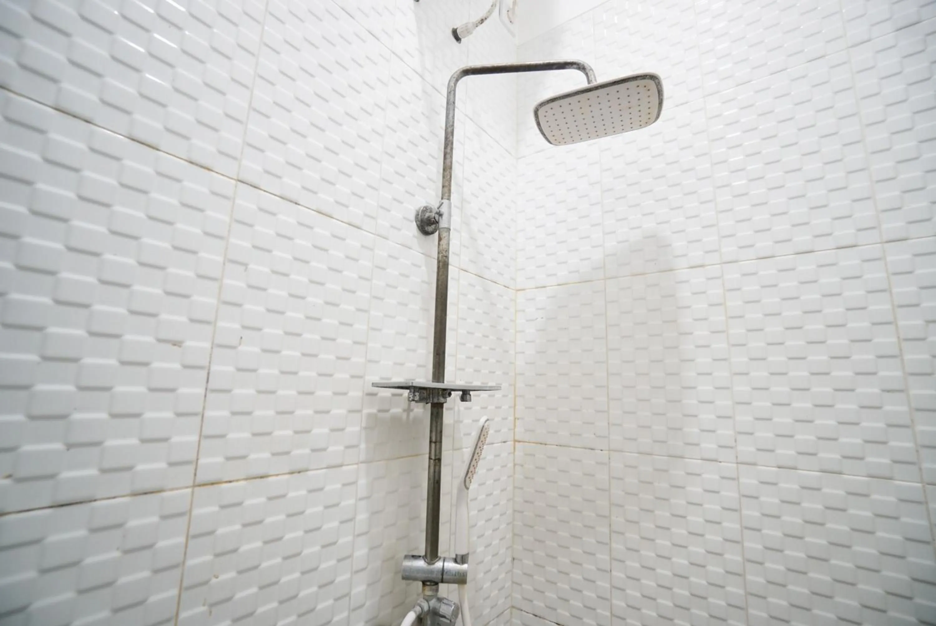 Shower in Griya Sawamah Syariah Mitra RedDoorz