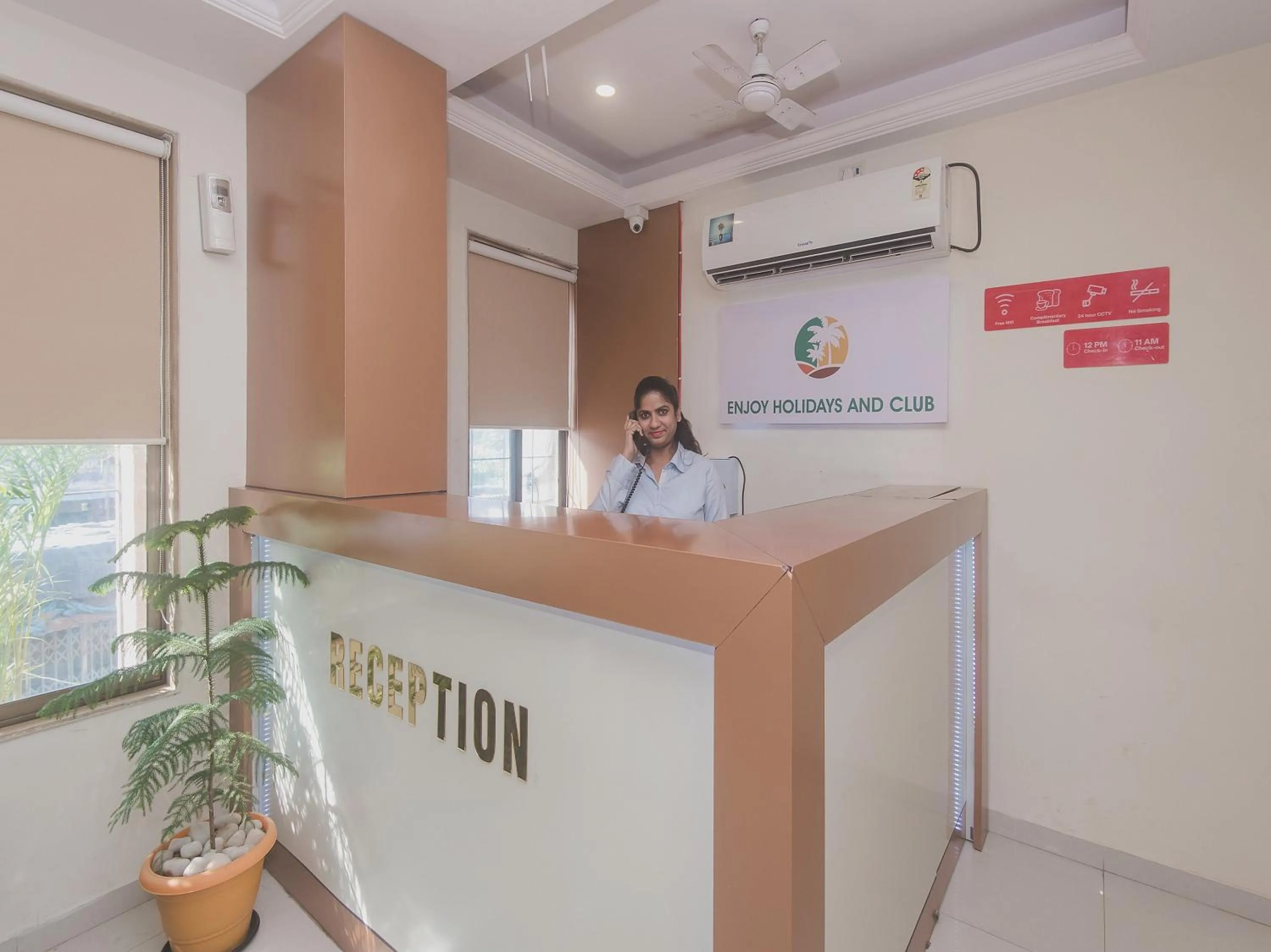 Lobby or reception in Capital O Orbit Inn Near Infiniti Mall