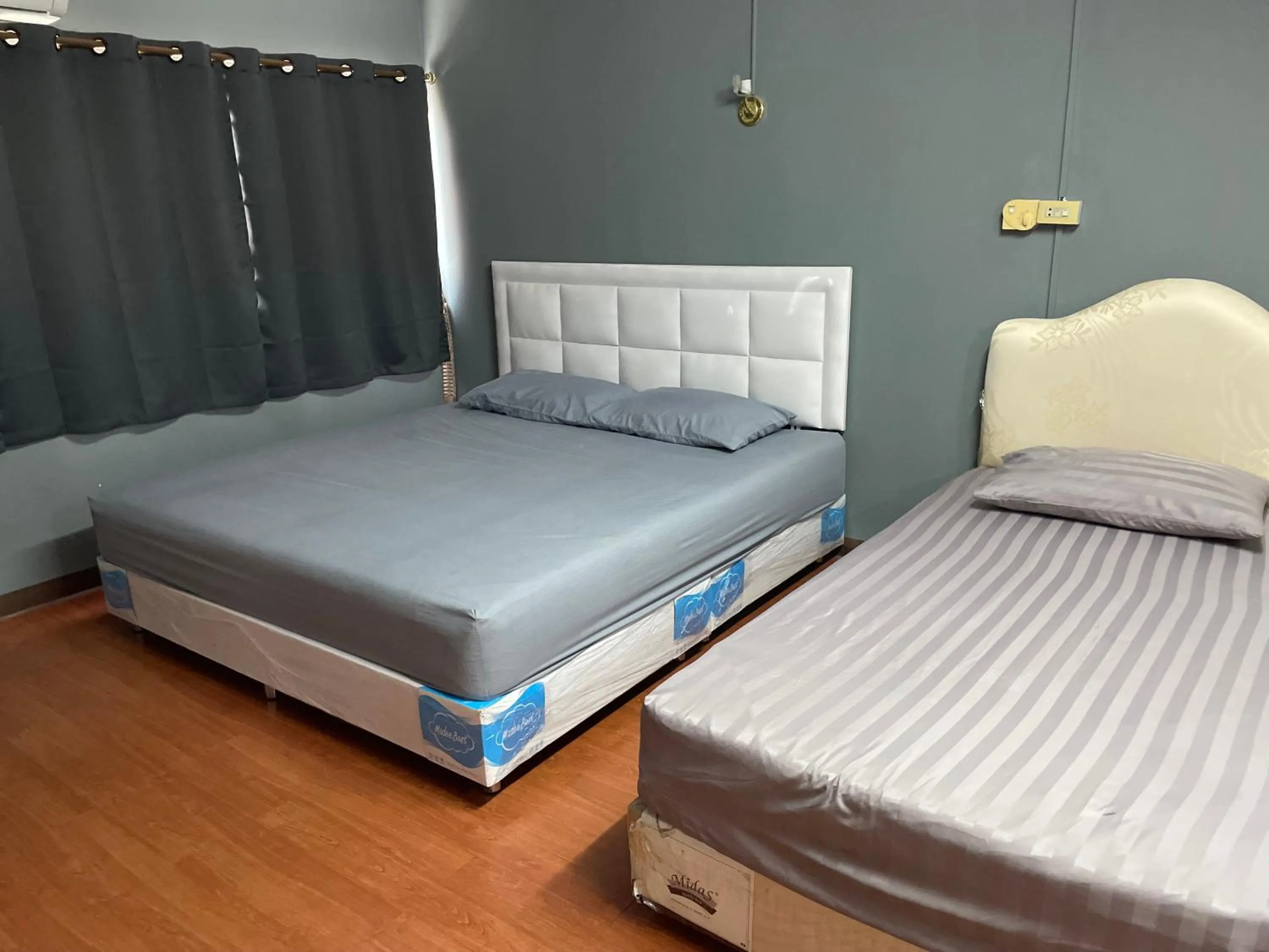 Bed in Dailyroom C3,C4by Anna