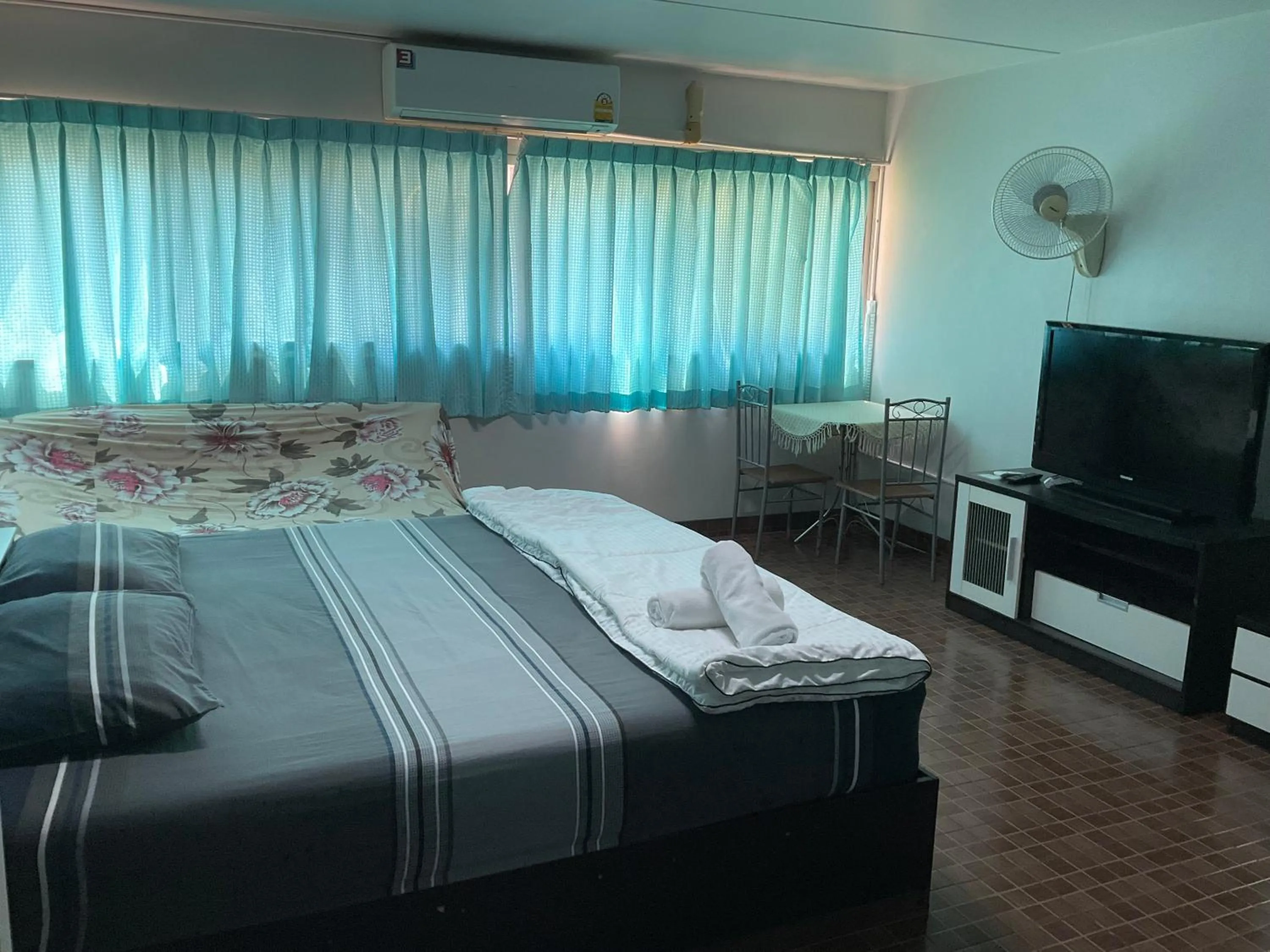 Bed in Dailyroom C3,C4by Anna