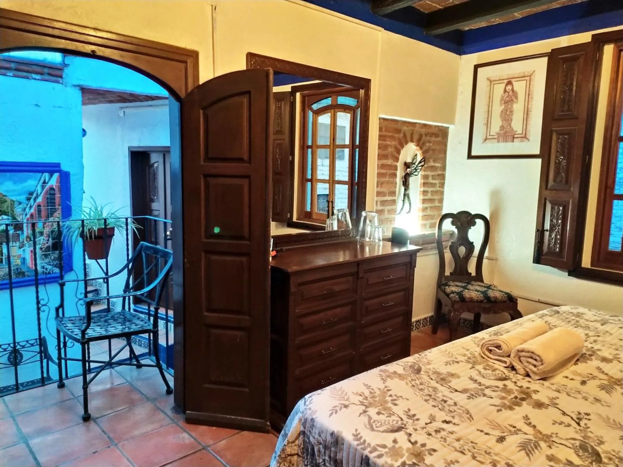 Photo of the whole room, Bed in Casa Azul