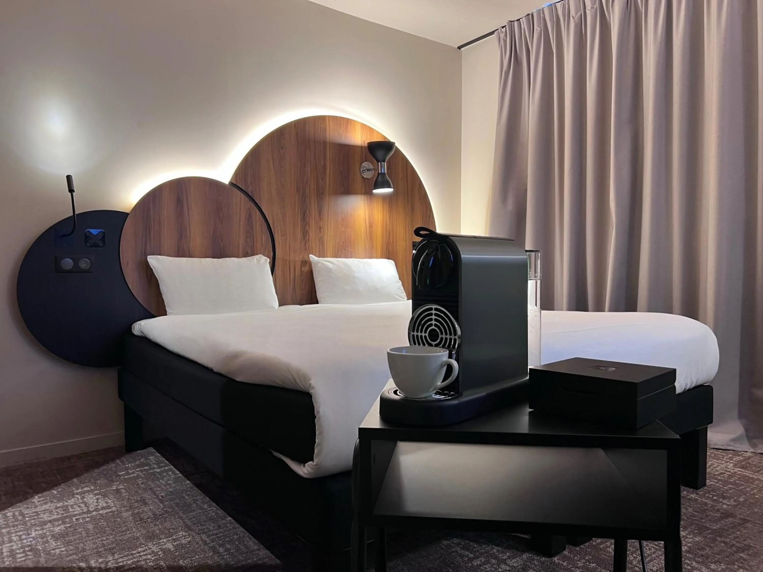 Bed in ibis Styles Paris Meteor Avenue d'Italie