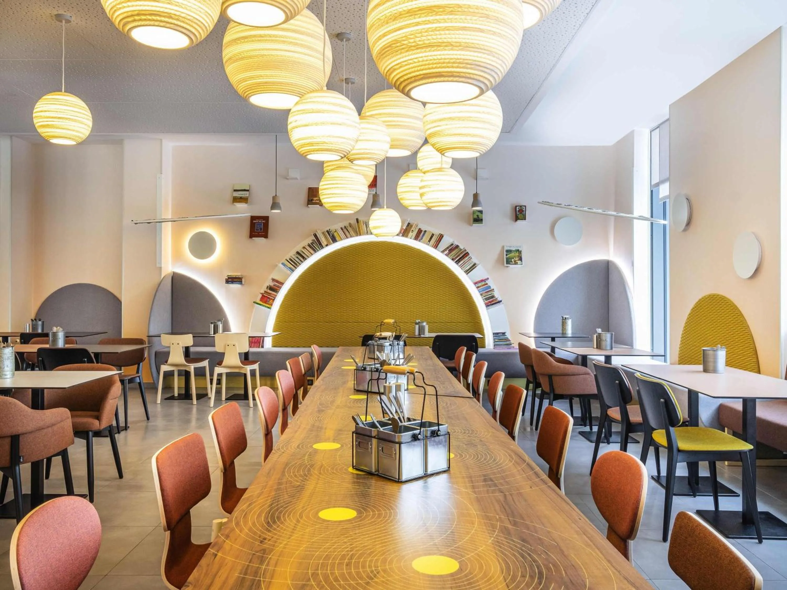 Restaurant/places to eat in ibis Styles Paris Meteor Avenue d'Italie