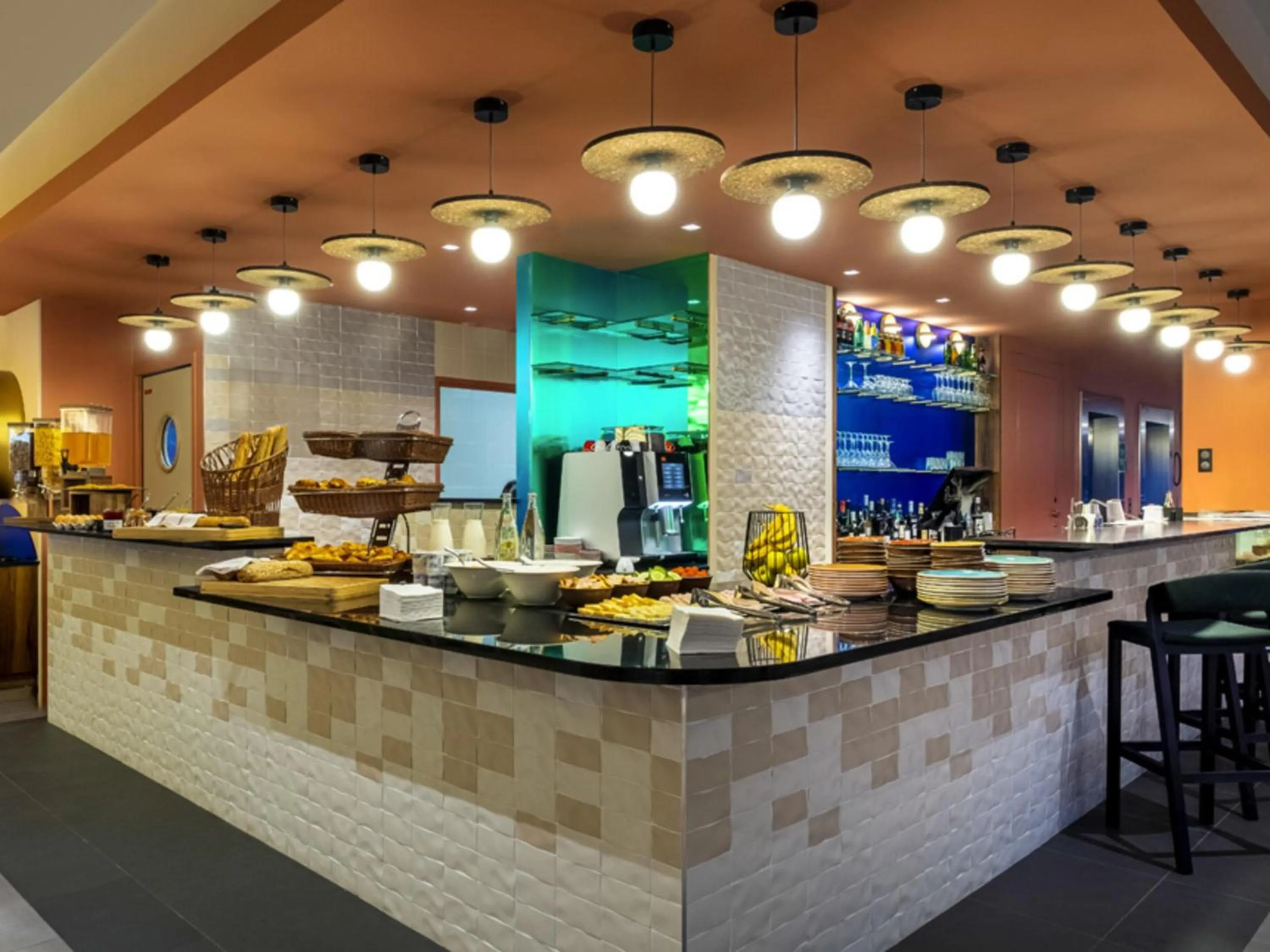 Lounge or bar in ibis Styles Paris Meteor Avenue d'Italie