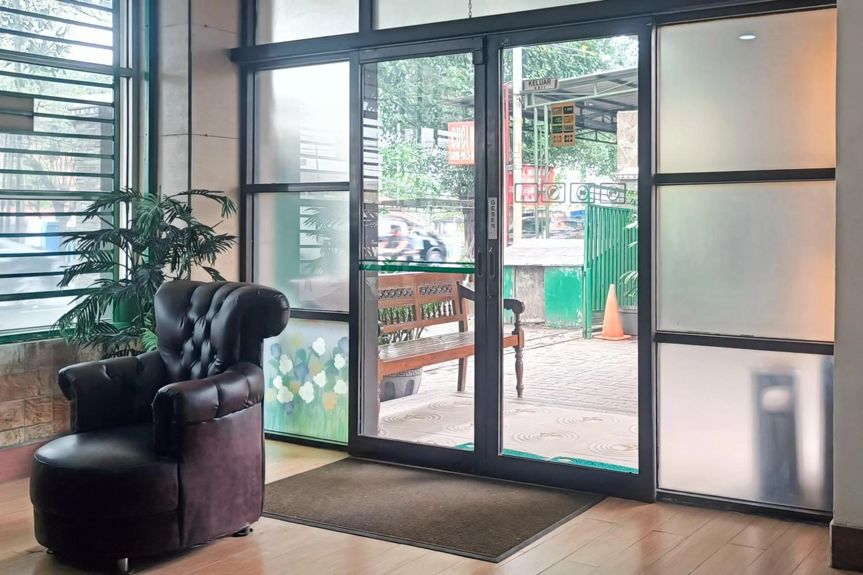 Property building in Hotel Prisma Mitra RedDoorz