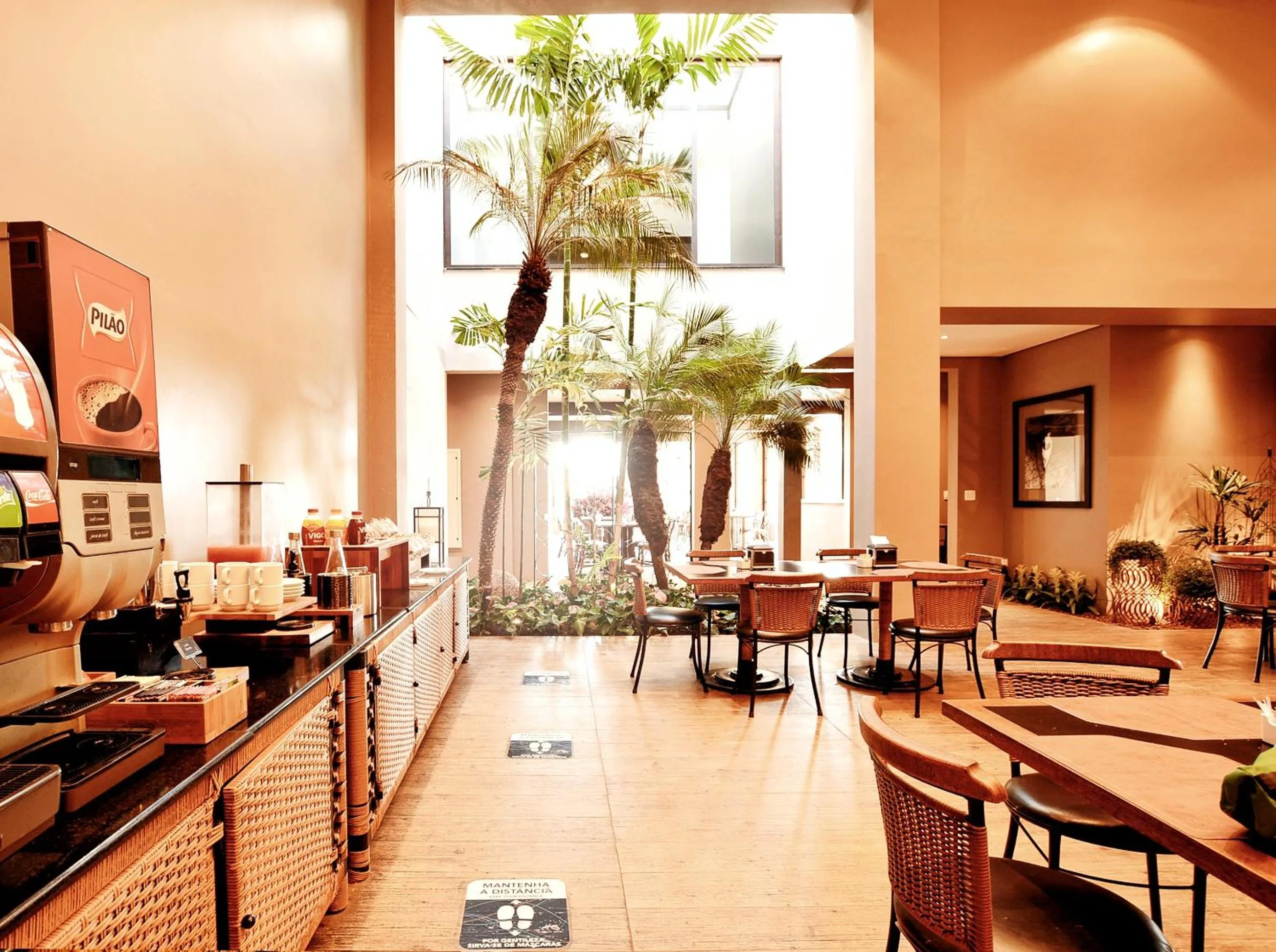 Restaurant/places to eat in Gandini Hotel