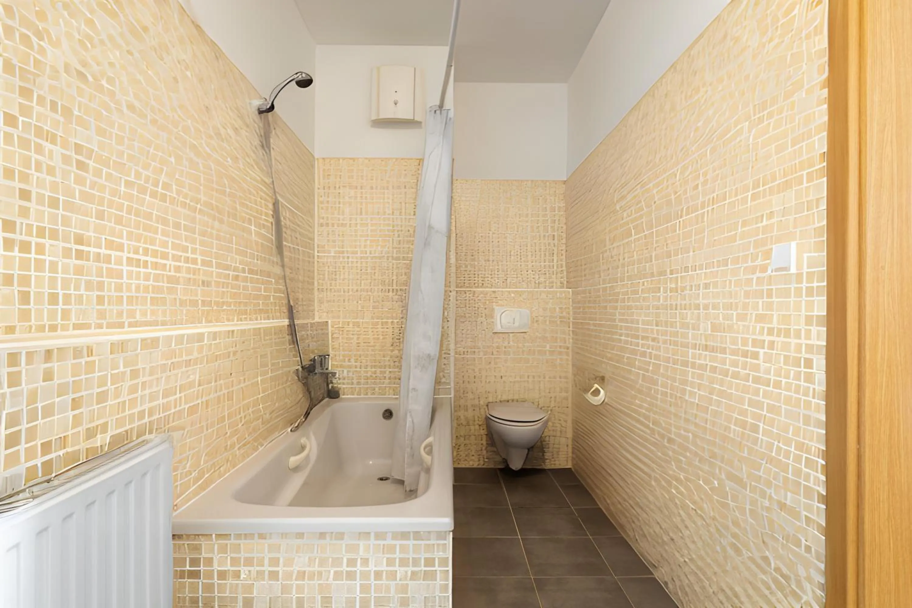 Bath in Vagabond Downtown