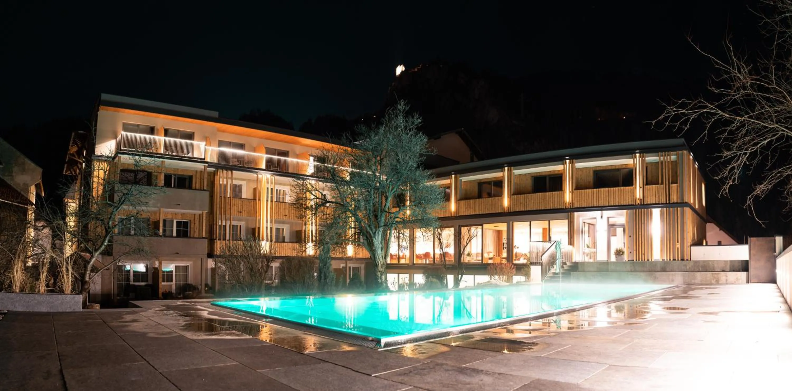 Property building in Hotel Post