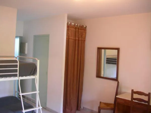 Bedroom, Bed in Hôtel de la Madeleine Anduze