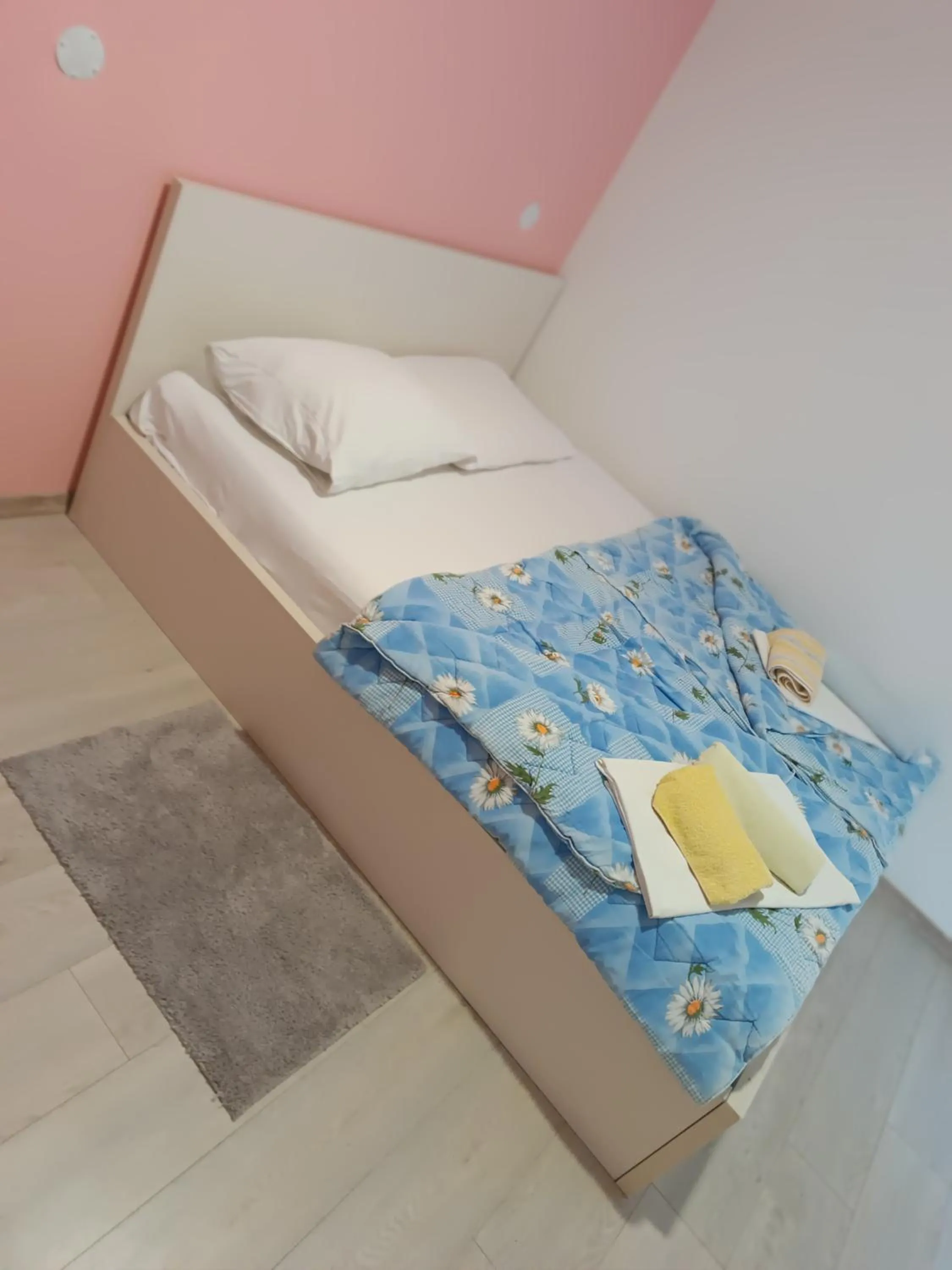 Bed in Rooms Mario