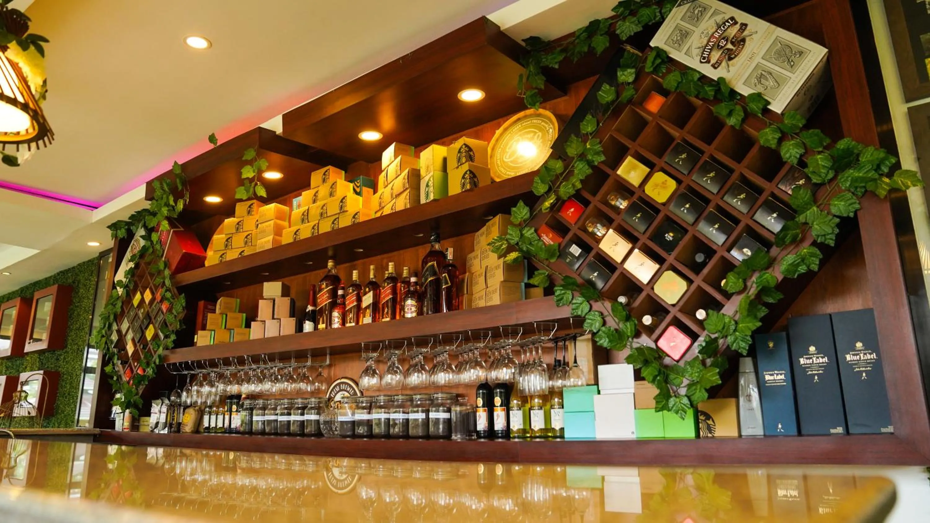 Restaurant/places to eat in A&A Garden Suites