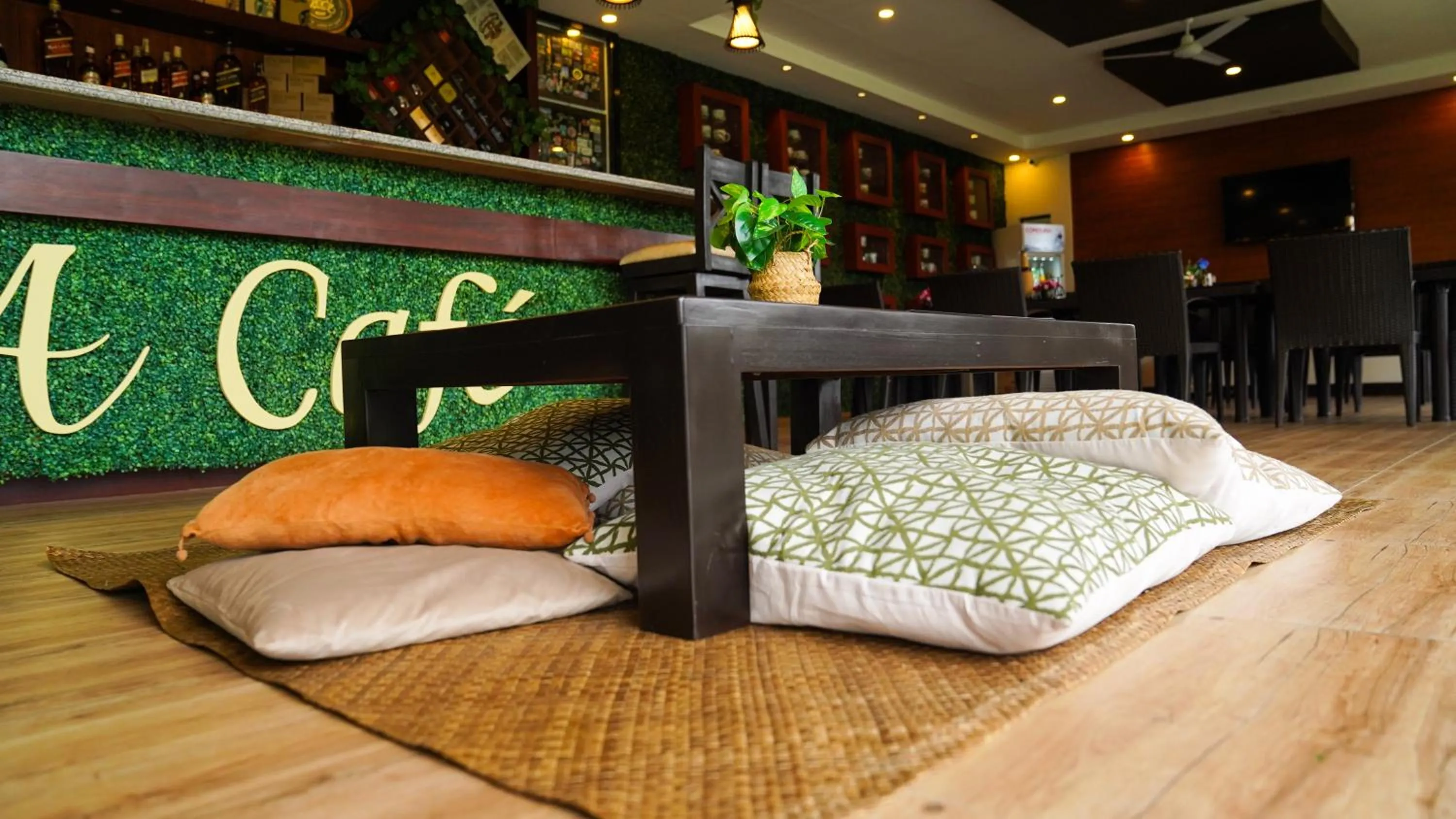 Restaurant/places to eat in A&A Garden Suites