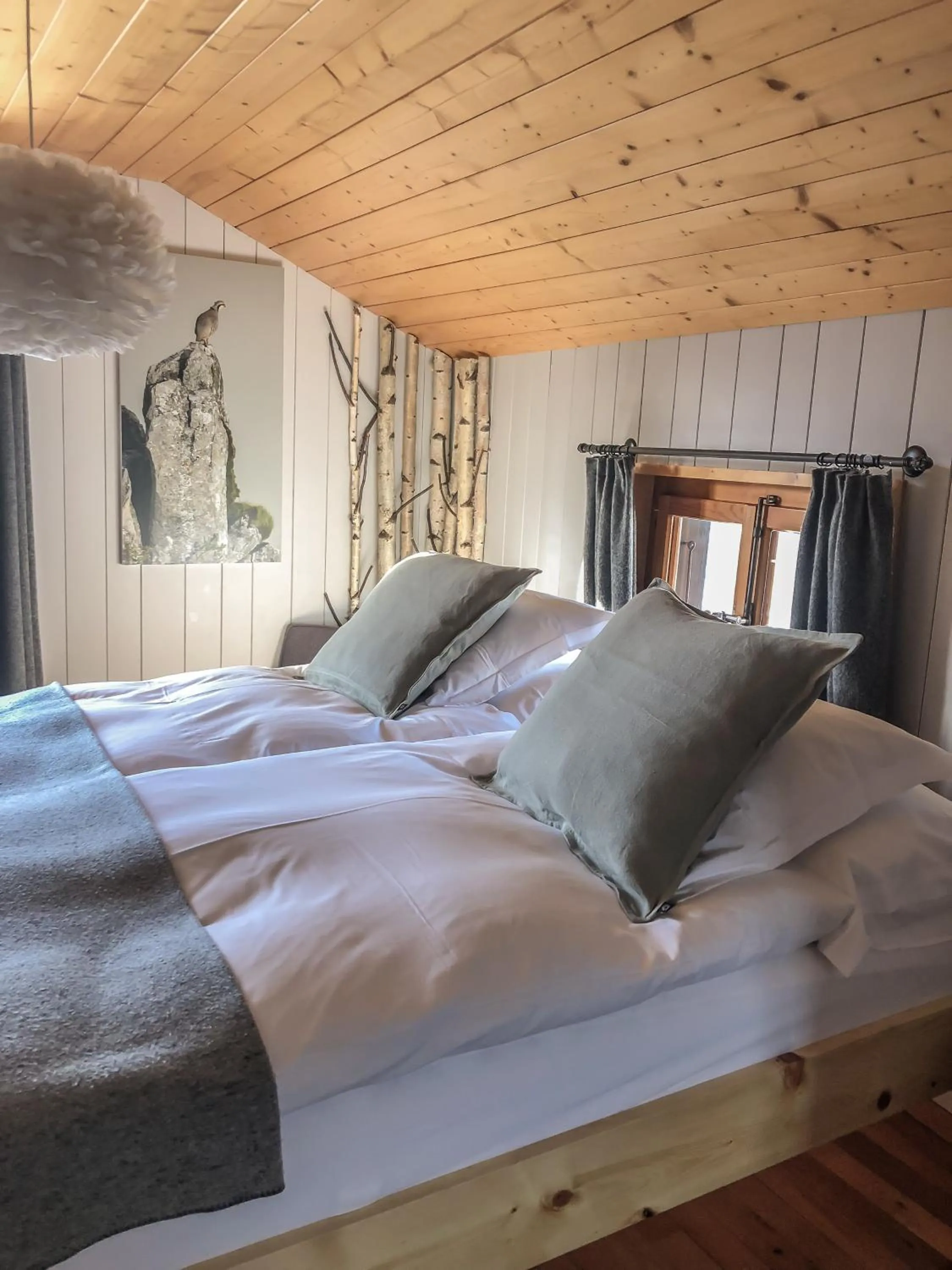 Bed in Hôtel Le Grand Chalet Favre