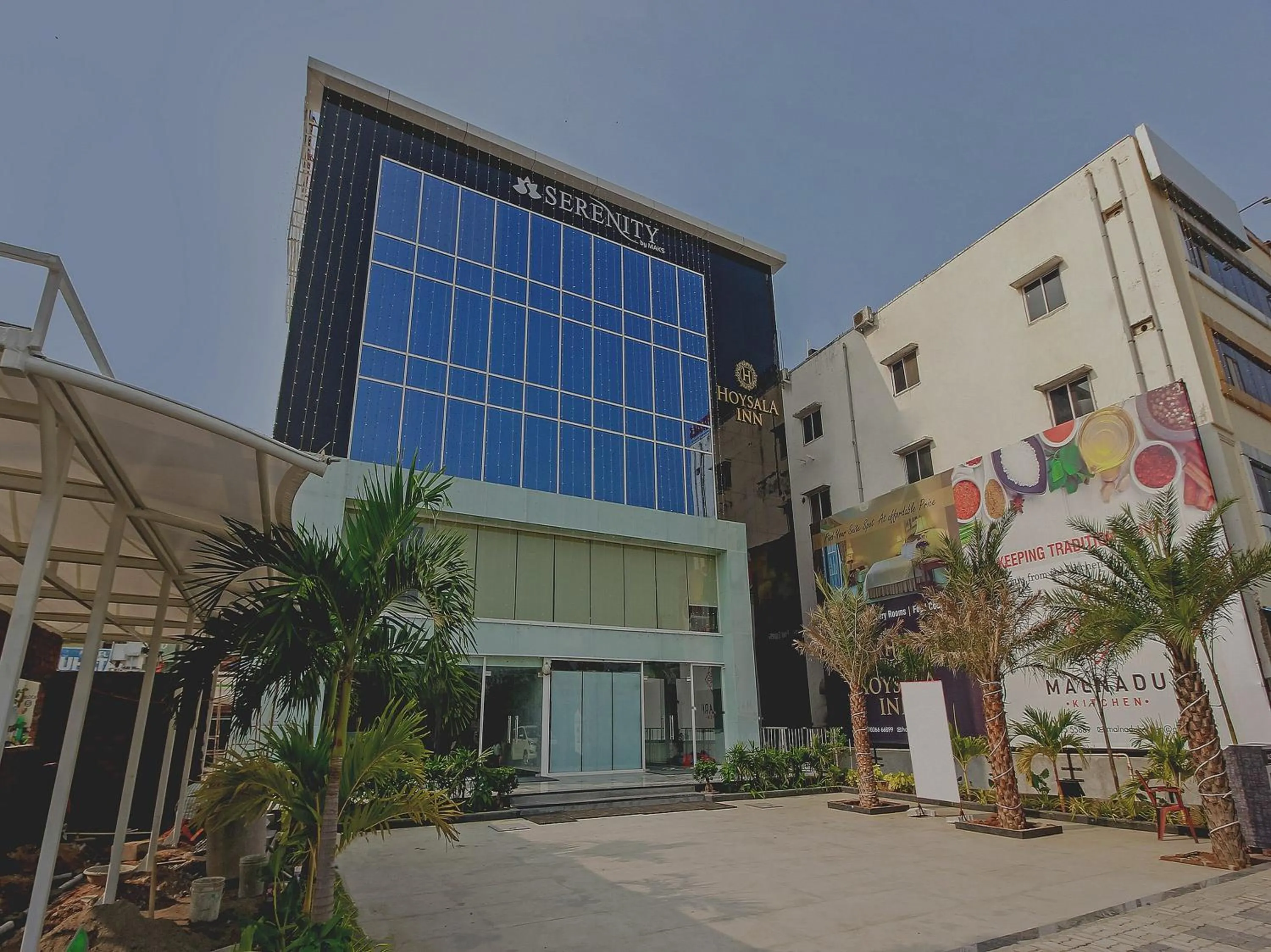 Facade/entrance in Super Capital O Hoysala Inn