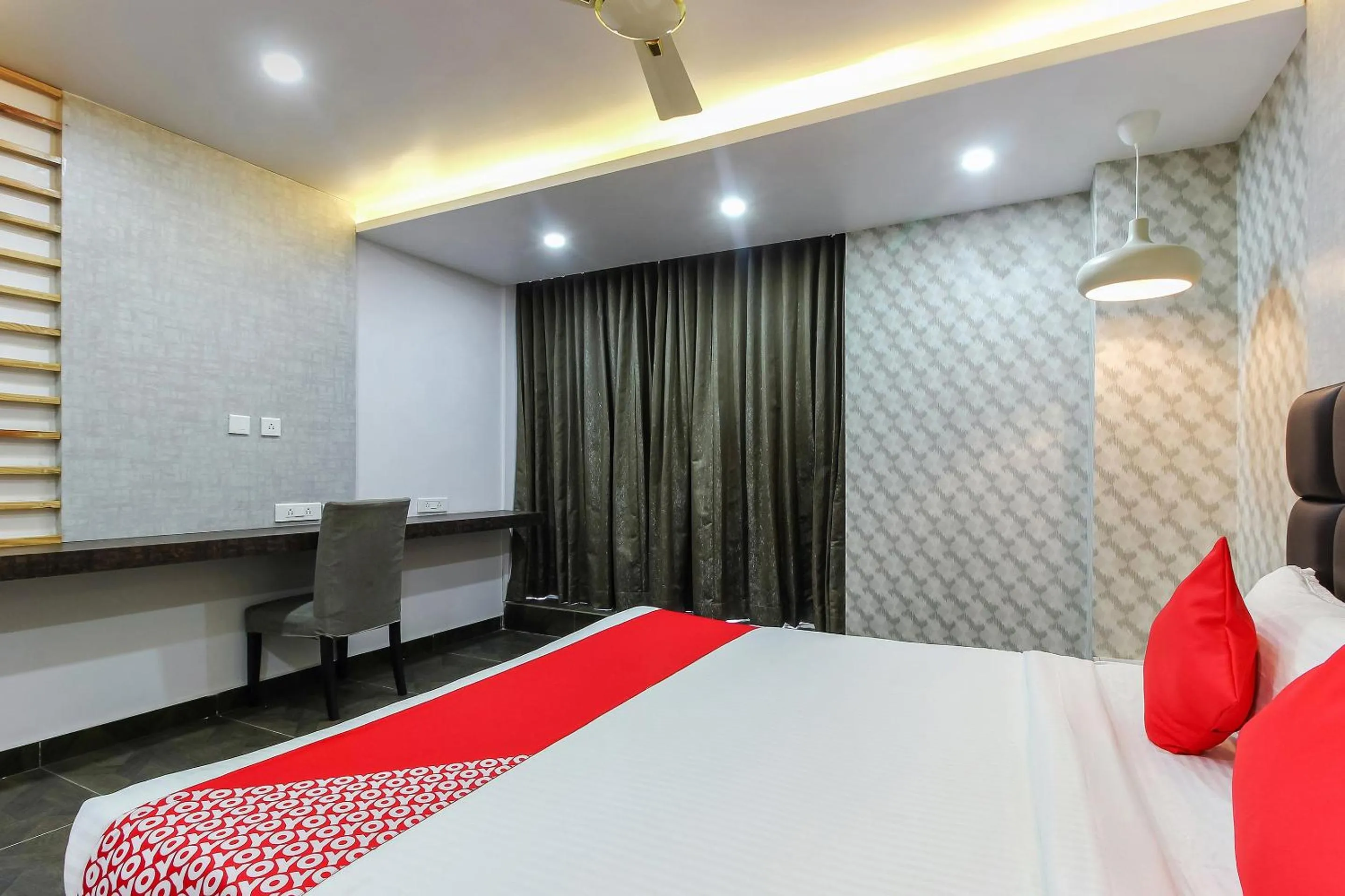 Bedroom, Bed in Super Capital O Hoysala Inn