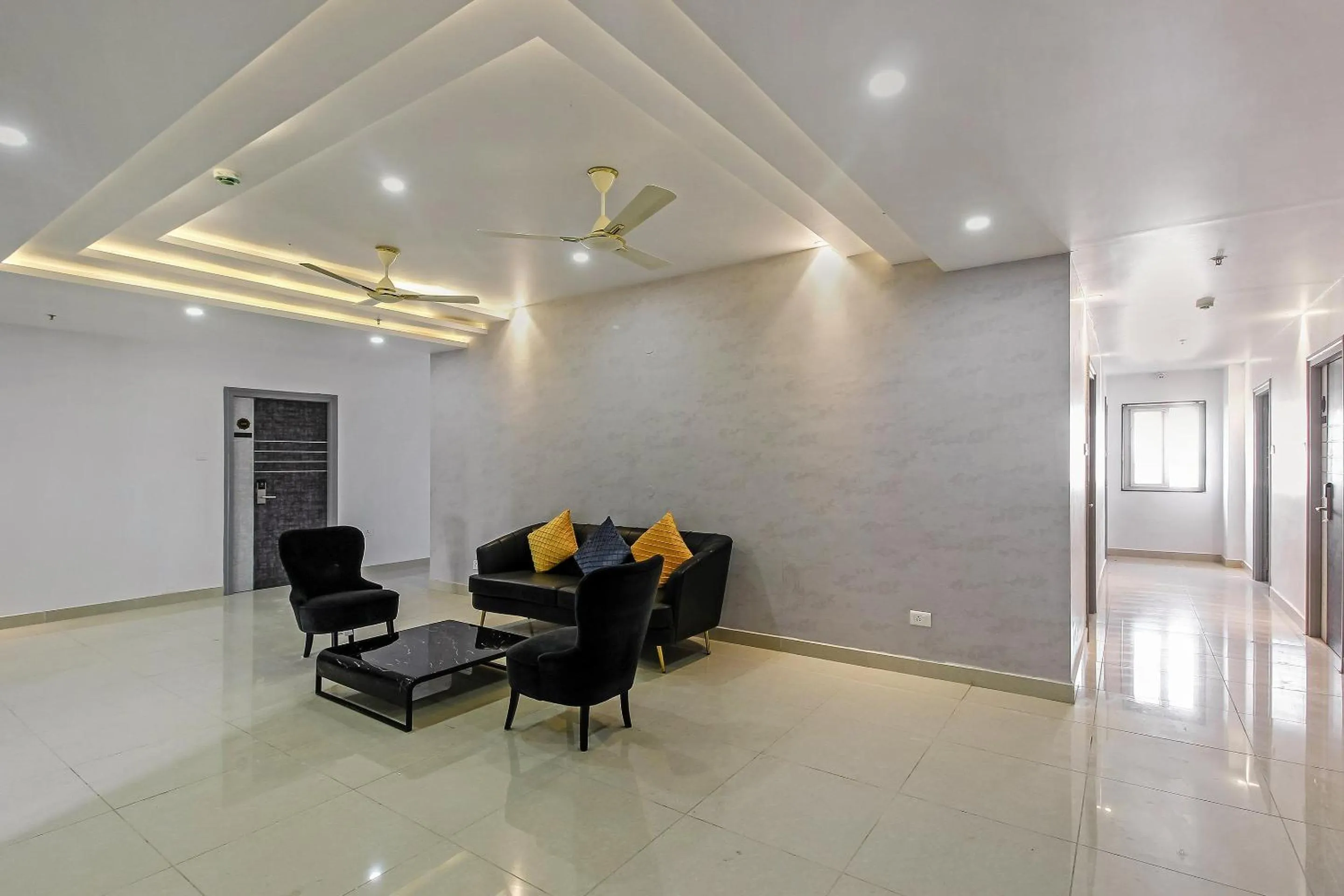 Lobby or reception in Super Capital O Hoysala Inn