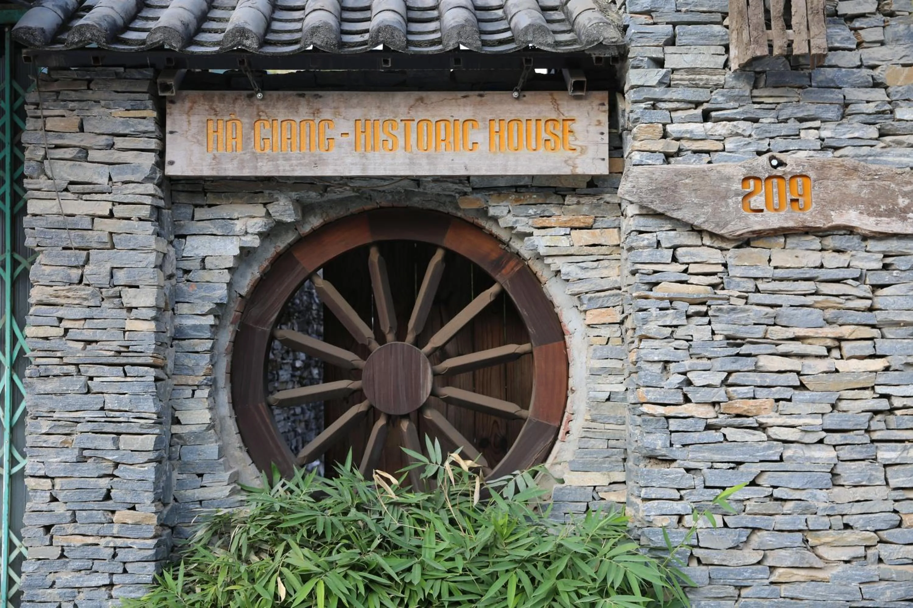 Ha Giang Historic Hotel & Tours