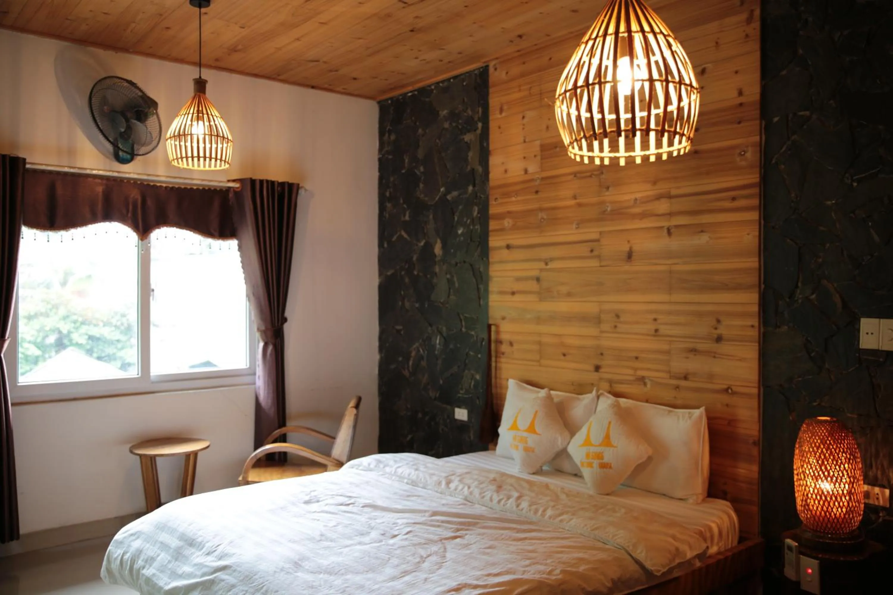 Bed in Ha Giang Historic Hotel & Tours