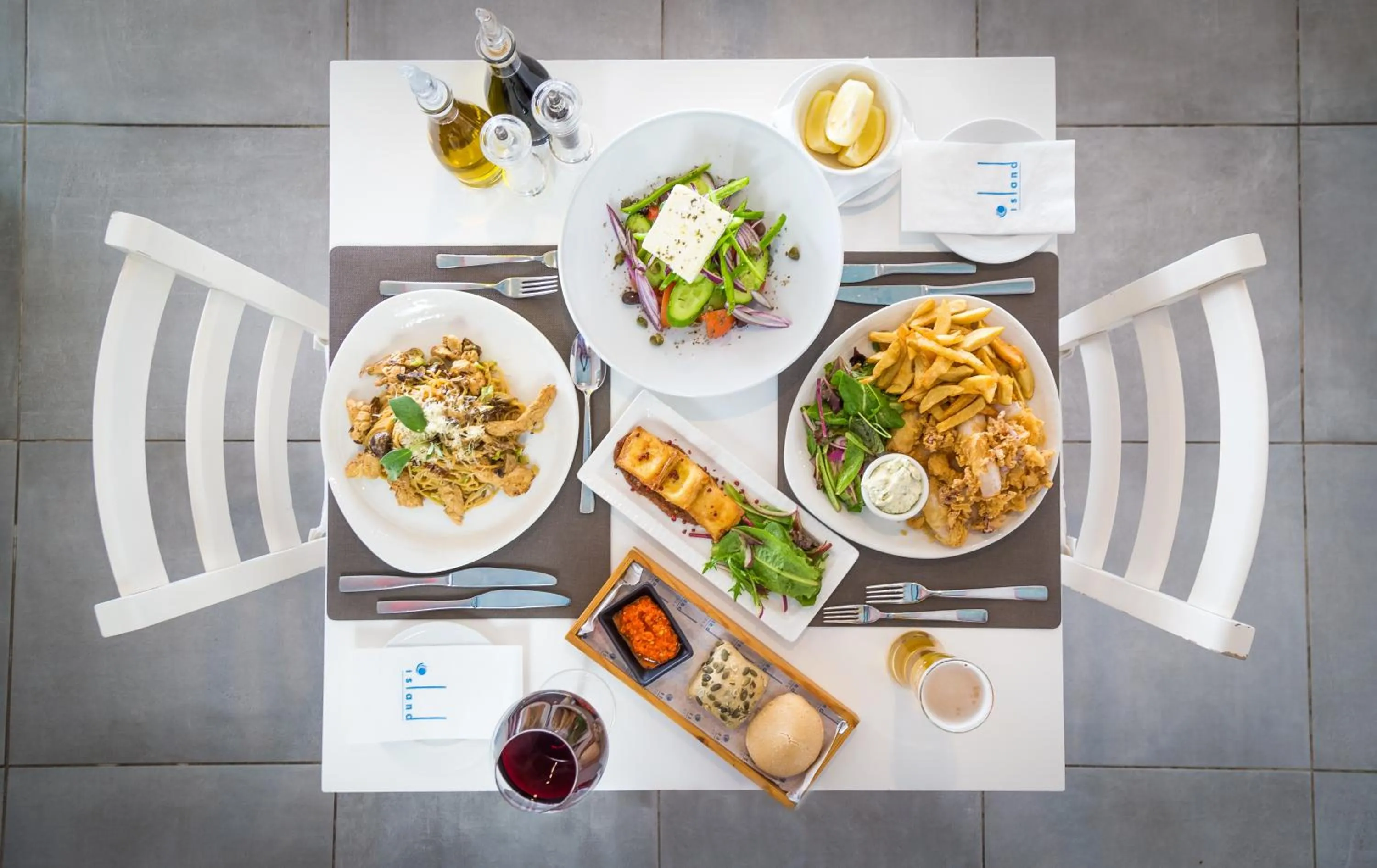 Restaurant/places to eat in Island Boutique Hotel